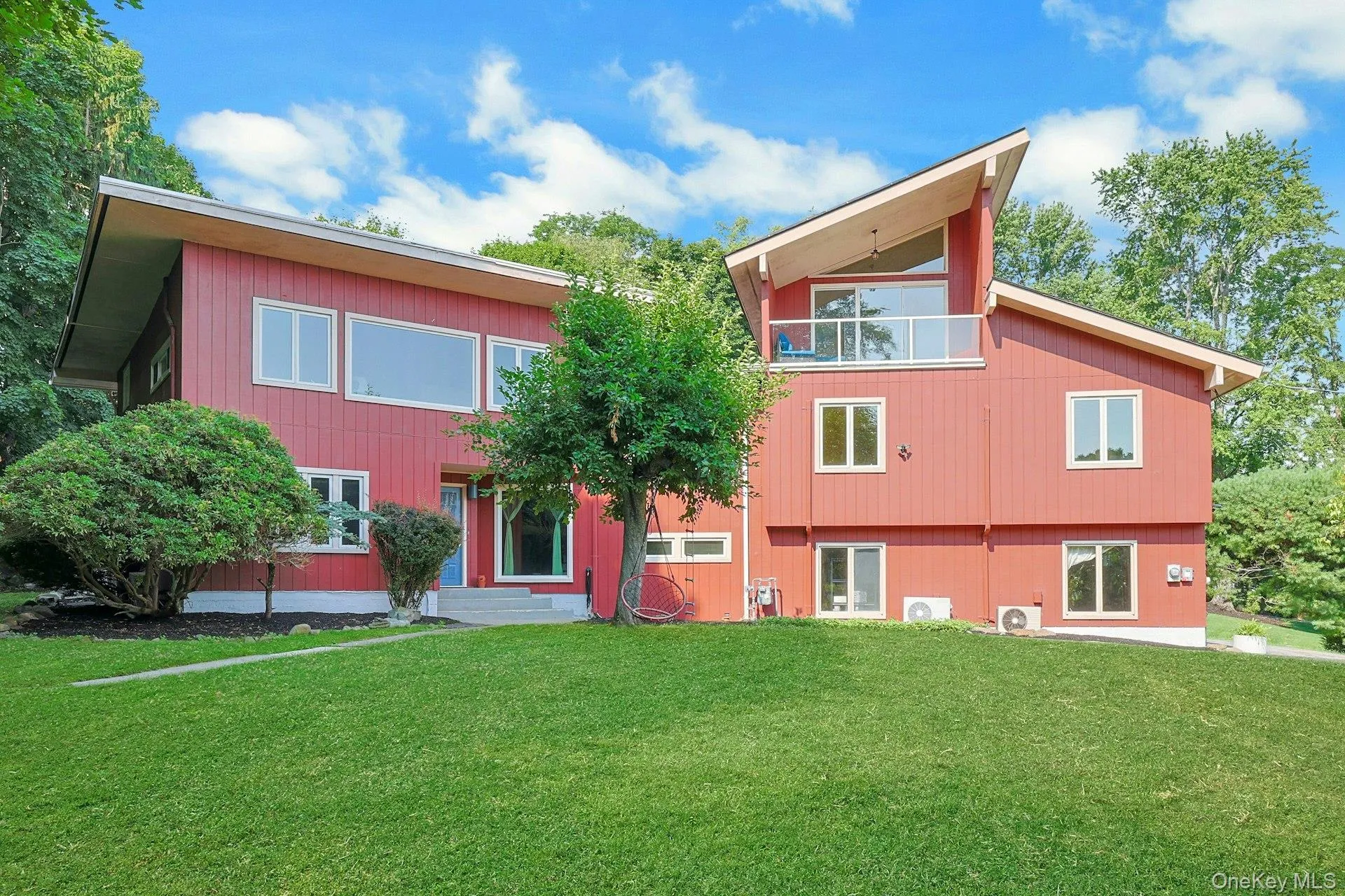 Perched atop a bluff in a quiet riverside neighborhood, this home has gorgeous views from many rooms, particularly the living room and the deck off of the loft, yet private areas around the beautiful backyard pool. Perched atop a bluff in a quiet riverside neighborhood, this home has gorgeous views from many rooms, particularly the living room and the deck off of the loft, yet private areas around the beautiful backyard pool.