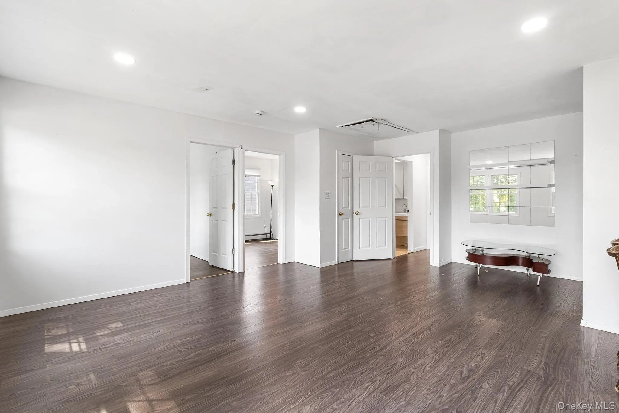 10 Clifton Place, Brookhaven, NY, 6 Bedrooms Bedrooms, 8 Rooms Rooms,5 BathroomsBathrooms,Residential,For Rent,Clifton,0,1021303 10 Clifton Place, Brookhaven, NY, 6 Bedrooms Bedrooms, 8 Rooms Rooms,5 BathroomsBathrooms,Residential,For Rent,Clifton,0,1021303