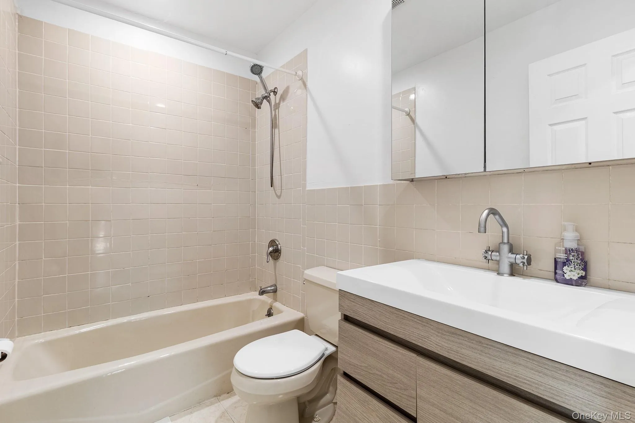 10 Clifton Place, Brookhaven, NY, 6 Bedrooms Bedrooms, 8 Rooms Rooms,5 BathroomsBathrooms,Residential,For Rent,Clifton,0,1021303 10 Clifton Place, Brookhaven, NY, 6 Bedrooms Bedrooms, 8 Rooms Rooms,5 BathroomsBathrooms,Residential,For Rent,Clifton,0,1021303