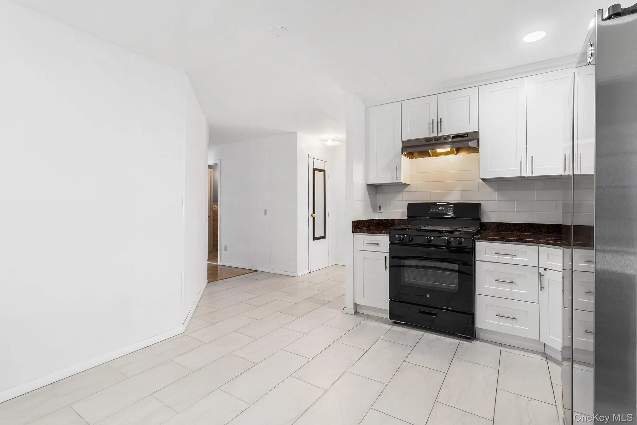 10 Clifton Place, Brookhaven, NY, 6 Bedrooms Bedrooms, 8 Rooms Rooms,5 BathroomsBathrooms,Residential,For Rent,Clifton,0,1021303 10 Clifton Place, Brookhaven, NY, 6 Bedrooms Bedrooms, 8 Rooms Rooms,5 BathroomsBathrooms,Residential,For Rent,Clifton,0,1021303