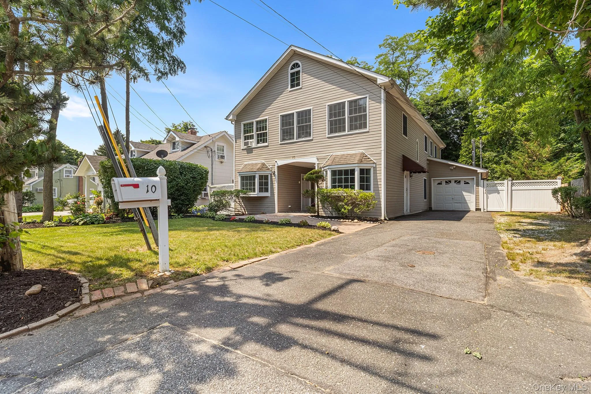10 Clifton Place, Brookhaven, NY, 6 Bedrooms Bedrooms, 8 Rooms Rooms,5 BathroomsBathrooms,Residential,For Rent,Clifton,0,1021303 10 Clifton Place, Brookhaven, NY, 6 Bedrooms Bedrooms, 8 Rooms Rooms,5 BathroomsBathrooms,Residential,For Rent,Clifton,0,1021303