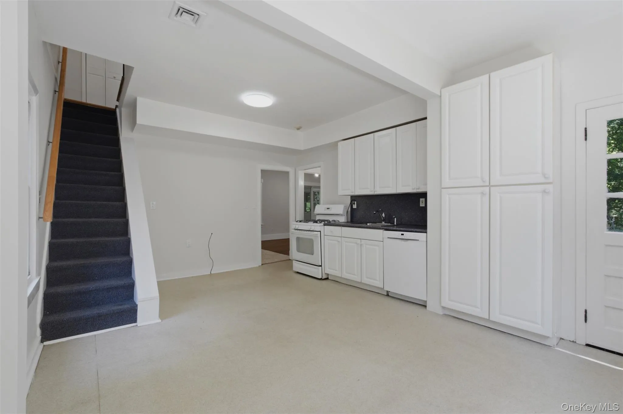 65 State Road, Ossining, NY, 3 Bedrooms Bedrooms, 6 Rooms Rooms,3 BathroomsBathrooms,Residential,For Rent,State,0,1021305 65 State Road, Ossining, NY, 3 Bedrooms Bedrooms, 6 Rooms Rooms,3 BathroomsBathrooms,Residential,For Rent,State,0,1021305