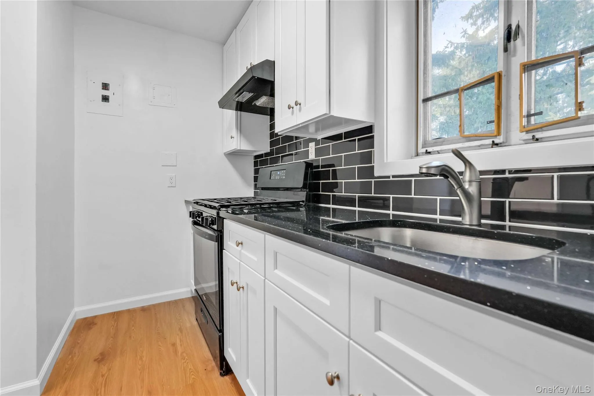 224-01 Hillside Avenue, New York, NY, 2 Bedrooms Bedrooms, 4 Rooms Rooms,1 BathroomBathrooms,Residential,For Rent,Hillside,0,1021315 224-01 Hillside Avenue, New York, NY, 2 Bedrooms Bedrooms, 4 Rooms Rooms,1 BathroomBathrooms,Residential,For Rent,Hillside,0,1021315