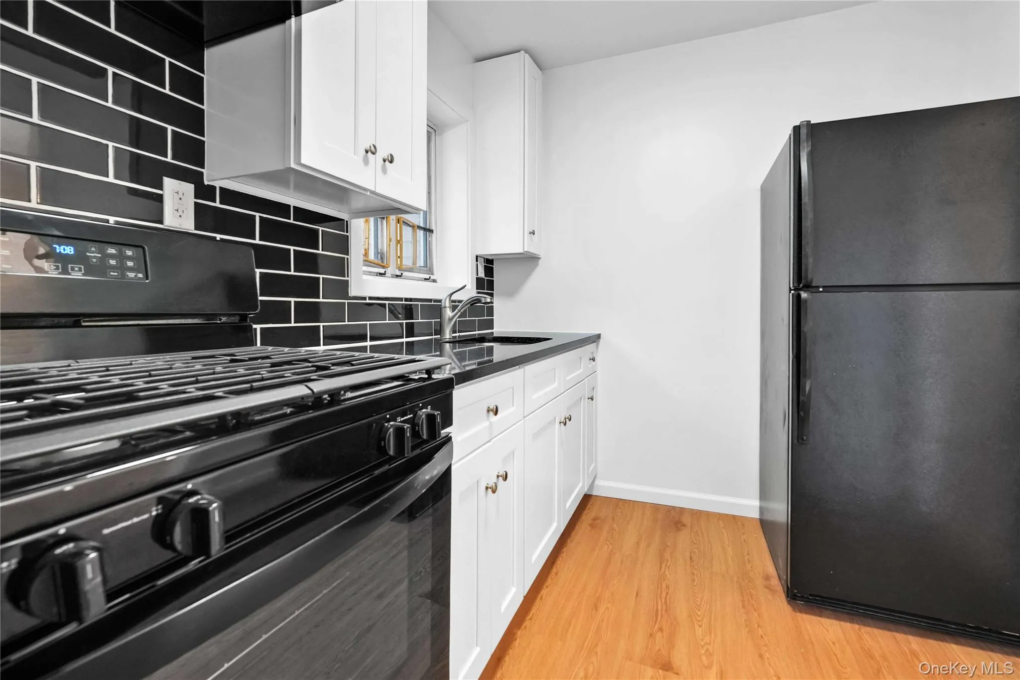 224-01 Hillside Avenue, New York, NY, 2 Bedrooms Bedrooms, 4 Rooms Rooms,1 BathroomBathrooms,Residential,For Rent,Hillside,0,1021315 224-01 Hillside Avenue, New York, NY, 2 Bedrooms Bedrooms, 4 Rooms Rooms,1 BathroomBathrooms,Residential,For Rent,Hillside,0,1021315