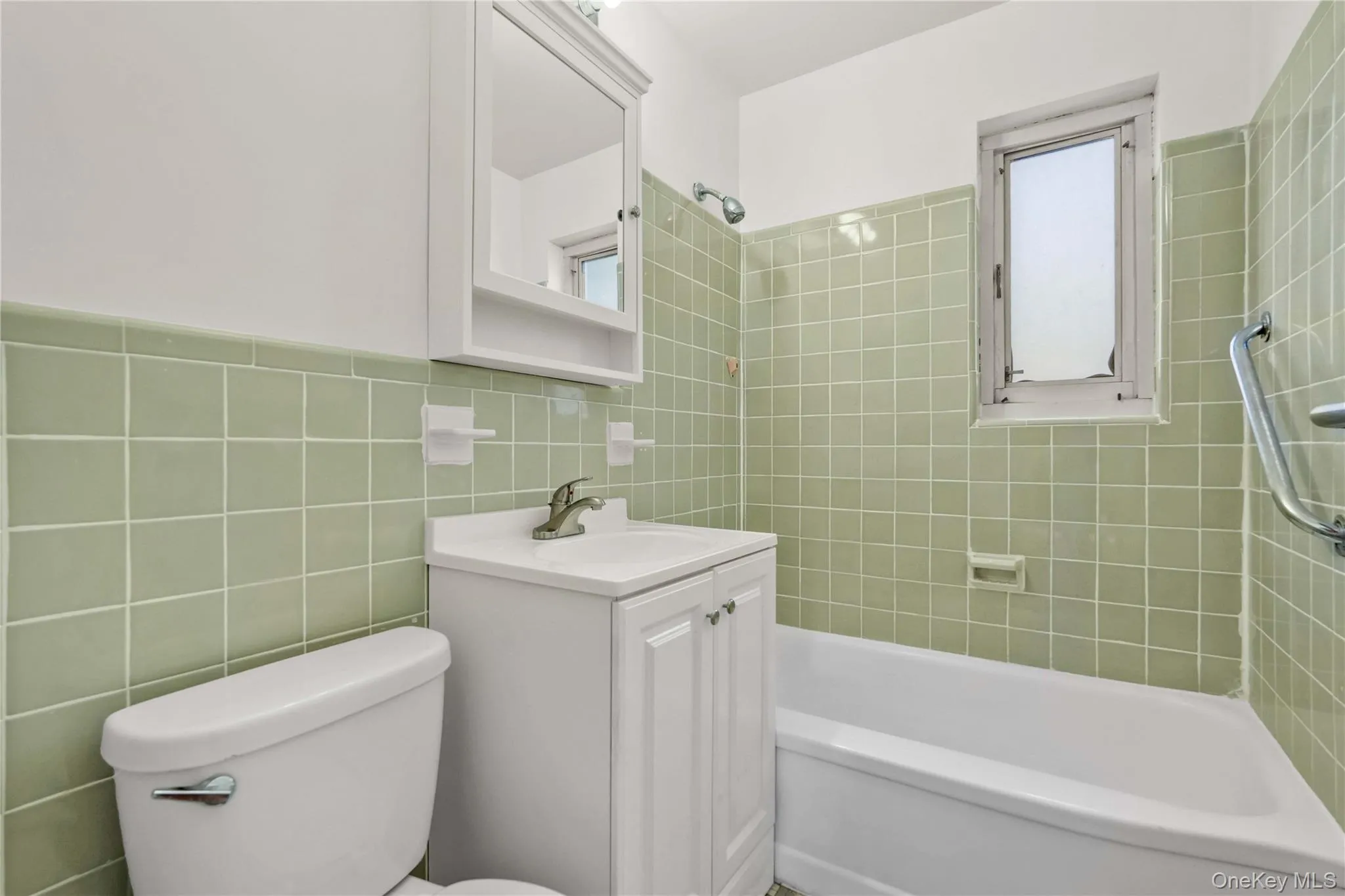 224-01 Hillside Avenue, New York, NY, 2 Bedrooms Bedrooms, 4 Rooms Rooms,1 BathroomBathrooms,Residential,For Rent,Hillside,0,1021315 224-01 Hillside Avenue, New York, NY, 2 Bedrooms Bedrooms, 4 Rooms Rooms,1 BathroomBathrooms,Residential,For Rent,Hillside,0,1021315