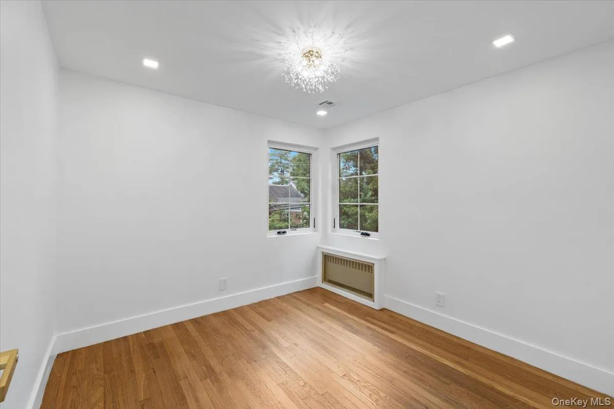115 Old Mill Road, North Hempstead, NY, 3 Bedrooms Bedrooms, 7 Rooms Rooms,1 BathroomBathrooms,Residential Lease,For Rent,Old Mill,0,1021321 115 Old Mill Road, North Hempstead, NY, 3 Bedrooms Bedrooms, 7 Rooms Rooms,1 BathroomBathrooms,Residential Lease,For Rent,Old Mill,0,1021321