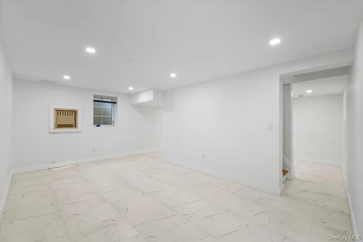 115 Old Mill Road, North Hempstead, NY, 3 Bedrooms Bedrooms, 7 Rooms Rooms,1 BathroomBathrooms,Residential Lease,For Rent,Old Mill,0,1021321 115 Old Mill Road, North Hempstead, NY, 3 Bedrooms Bedrooms, 7 Rooms Rooms,1 BathroomBathrooms,Residential Lease,For Rent,Old Mill,0,1021321