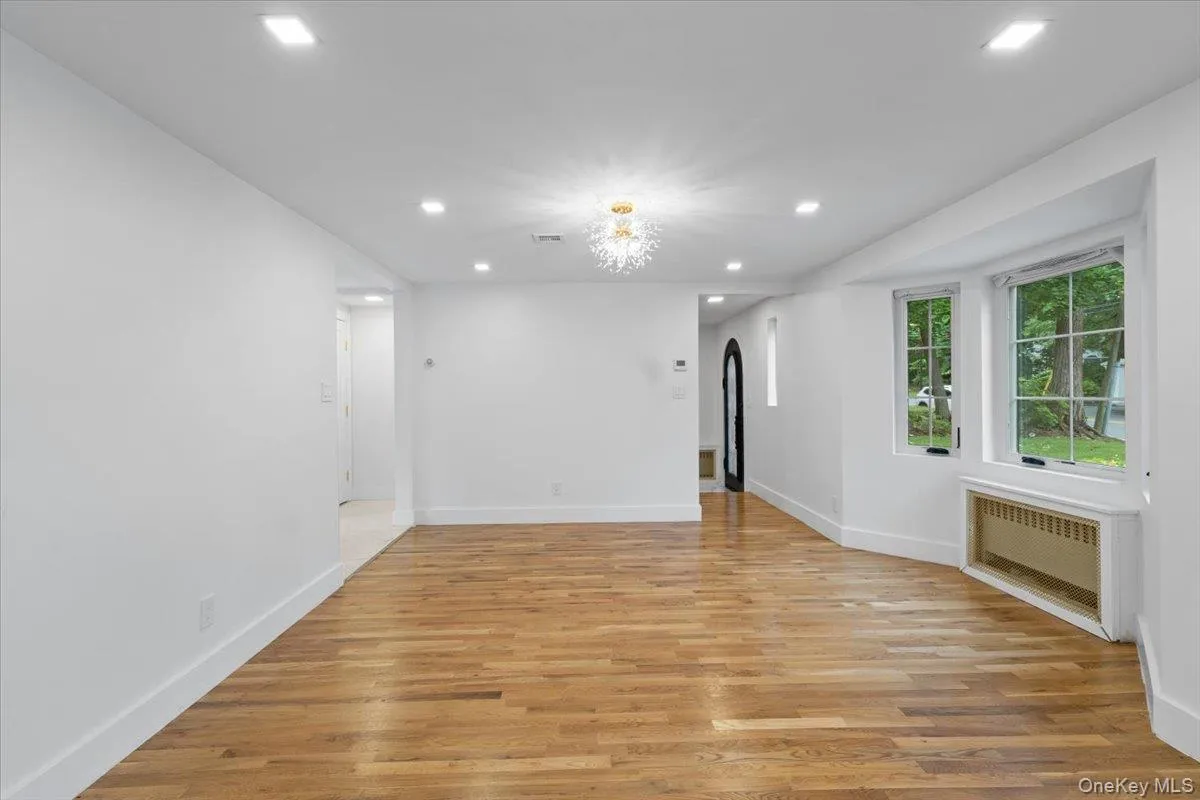 115 Old Mill Road, North Hempstead, NY, 3 Bedrooms Bedrooms, 7 Rooms Rooms,1 BathroomBathrooms,Residential Lease,For Rent,Old Mill,0,1021321 115 Old Mill Road, North Hempstead, NY, 3 Bedrooms Bedrooms, 7 Rooms Rooms,1 BathroomBathrooms,Residential Lease,For Rent,Old Mill,0,1021321