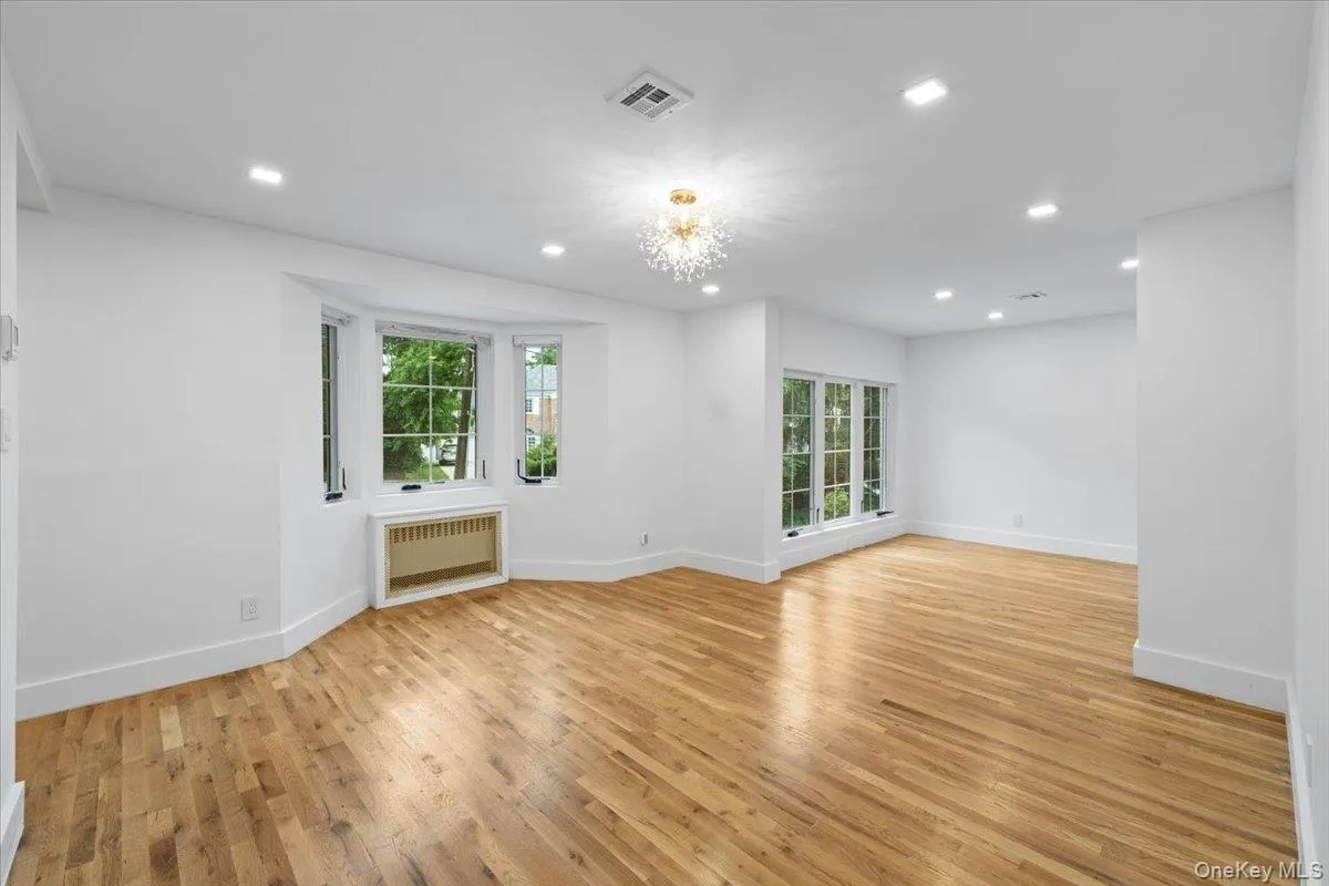115 Old Mill Road, North Hempstead, NY, 3 Bedrooms Bedrooms, 7 Rooms Rooms,1 BathroomBathrooms,Residential Lease,For Rent,Old Mill,0,1021321 115 Old Mill Road, North Hempstead, NY, 3 Bedrooms Bedrooms, 7 Rooms Rooms,1 BathroomBathrooms,Residential Lease,For Rent,Old Mill,0,1021321