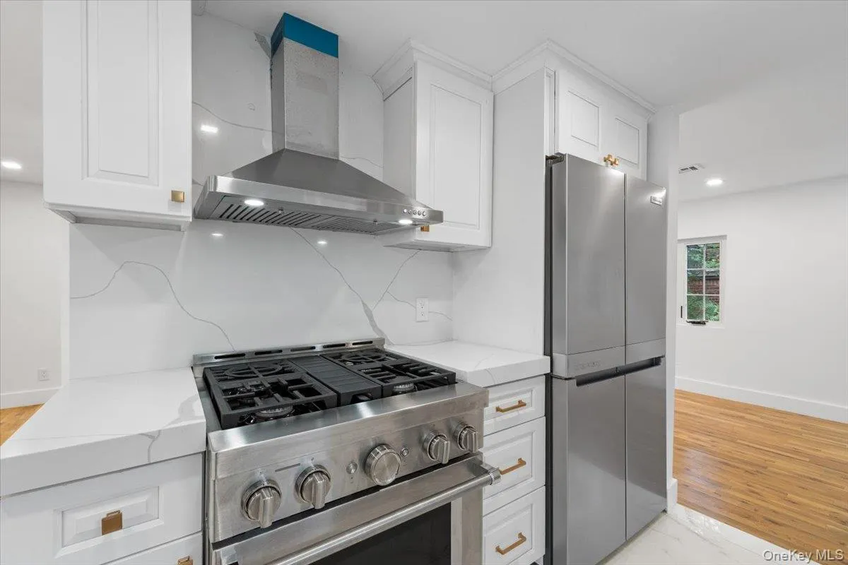 115 Old Mill Road, North Hempstead, NY, 3 Bedrooms Bedrooms, 7 Rooms Rooms,1 BathroomBathrooms,Residential Lease,For Rent,Old Mill,0,1021321 115 Old Mill Road, North Hempstead, NY, 3 Bedrooms Bedrooms, 7 Rooms Rooms,1 BathroomBathrooms,Residential Lease,For Rent,Old Mill,0,1021321