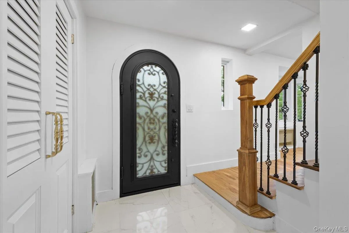 115 Old Mill Road, North Hempstead, NY, 3 Bedrooms Bedrooms, 7 Rooms Rooms,1 BathroomBathrooms,Residential Lease,For Rent,Old Mill,0,1021321 115 Old Mill Road, North Hempstead, NY, 3 Bedrooms Bedrooms, 7 Rooms Rooms,1 BathroomBathrooms,Residential Lease,For Rent,Old Mill,0,1021321