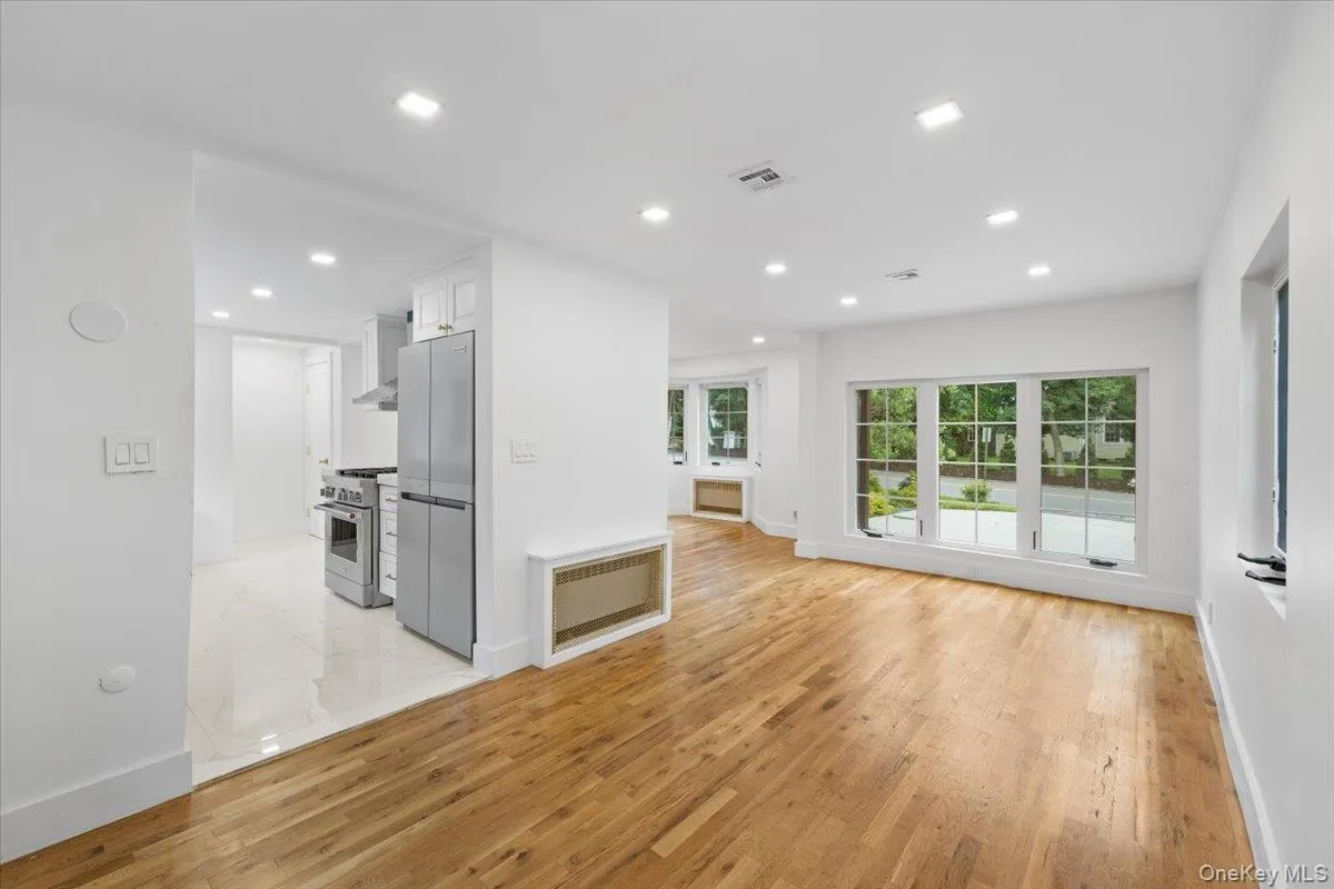 115 Old Mill Road, North Hempstead, NY, 3 Bedrooms Bedrooms, 7 Rooms Rooms,1 BathroomBathrooms,Residential Lease,For Rent,Old Mill,0,1021321 115 Old Mill Road, North Hempstead, NY, 3 Bedrooms Bedrooms, 7 Rooms Rooms,1 BathroomBathrooms,Residential Lease,For Rent,Old Mill,0,1021321