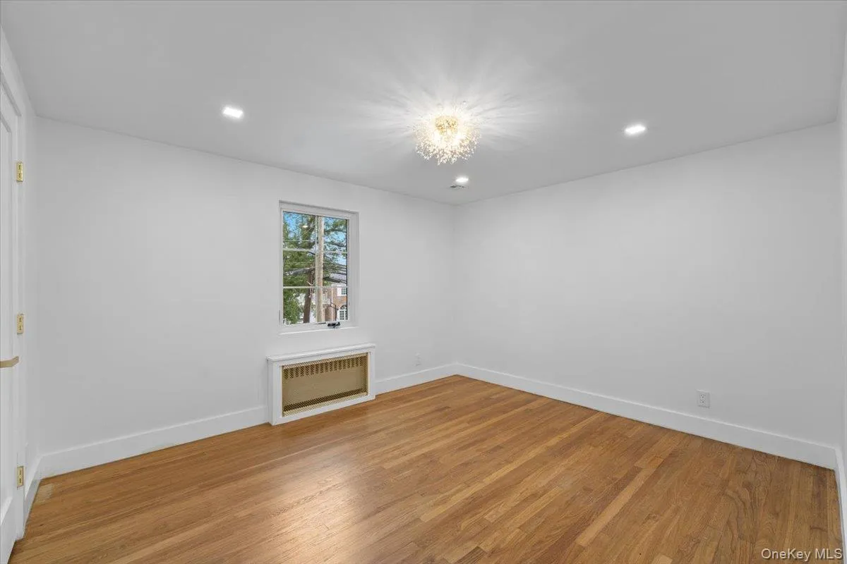 115 Old Mill Road, North Hempstead, NY, 3 Bedrooms Bedrooms, 7 Rooms Rooms,1 BathroomBathrooms,Residential Lease,For Rent,Old Mill,0,1021321 115 Old Mill Road, North Hempstead, NY, 3 Bedrooms Bedrooms, 7 Rooms Rooms,1 BathroomBathrooms,Residential Lease,For Rent,Old Mill,0,1021321