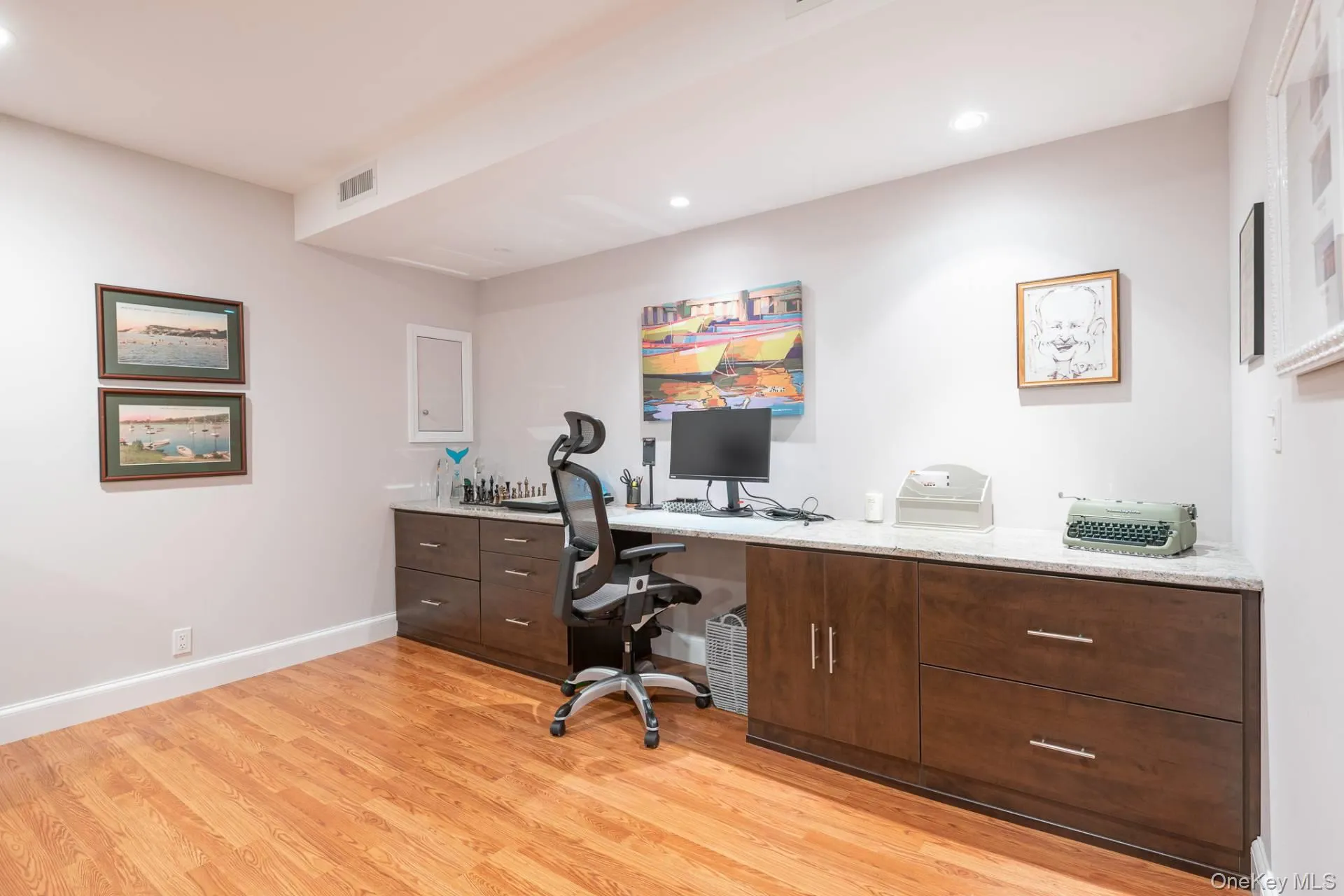 22 Gianna Court, Southampton, NY, 3 Bedrooms Bedrooms, 6 Rooms Rooms,3 BathroomsBathrooms,Residential,For Rent,Gianna,0,1021332 22 Gianna Court, Southampton, NY, 3 Bedrooms Bedrooms, 6 Rooms Rooms,3 BathroomsBathrooms,Residential,For Rent,Gianna,0,1021332
