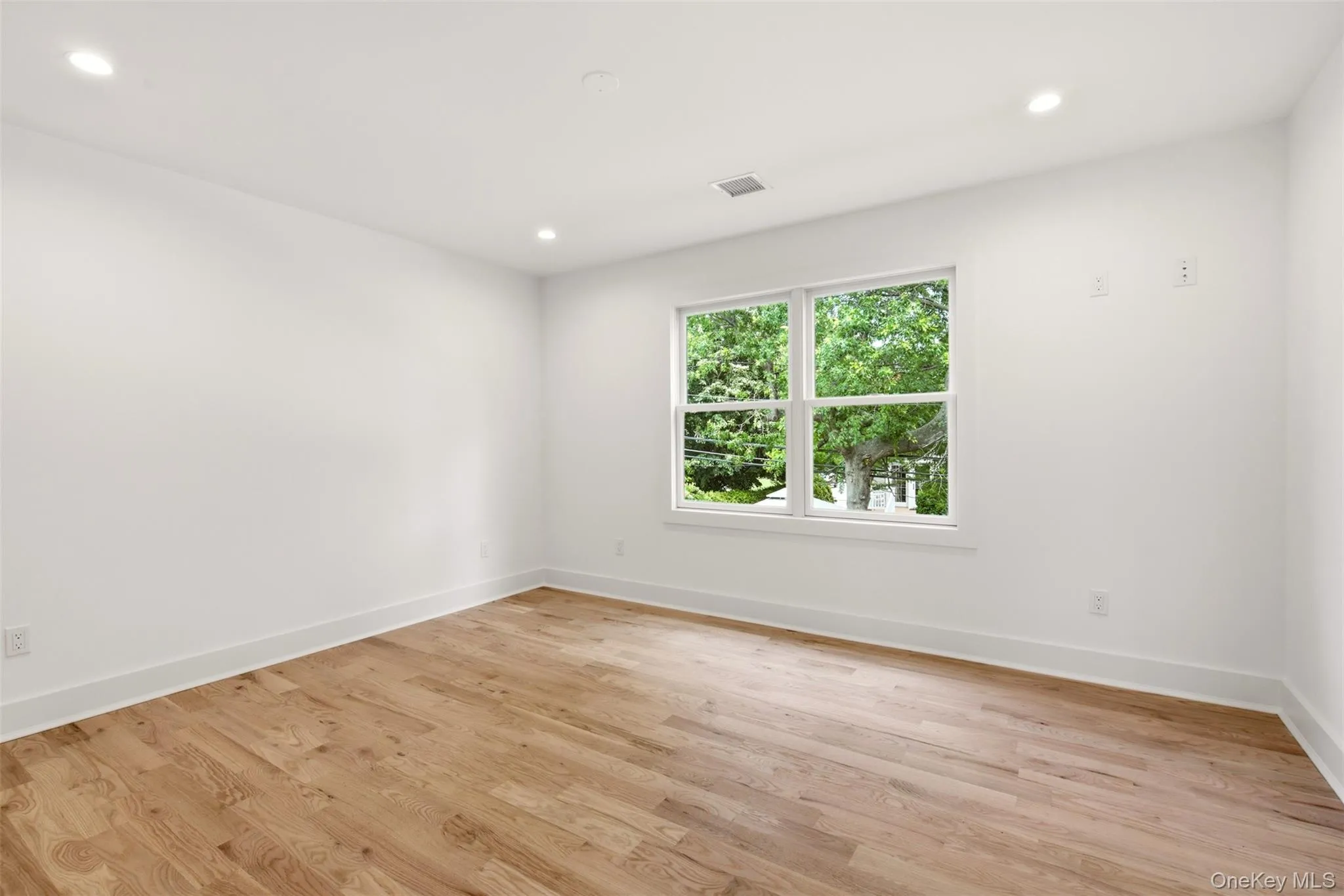 16 Otsego Place, Oyster Bay, NY, 5 Bedrooms Bedrooms, 18 Rooms Rooms,5 BathroomsBathrooms,Residential,For Rent,Otsego,0,1021339 16 Otsego Place, Oyster Bay, NY, 5 Bedrooms Bedrooms, 18 Rooms Rooms,5 BathroomsBathrooms,Residential,For Rent,Otsego,0,1021339