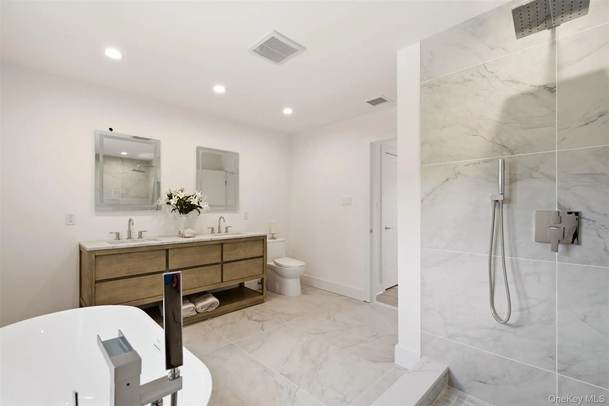 16 Otsego Place, Oyster Bay, NY, 5 Bedrooms Bedrooms, 18 Rooms Rooms,5 BathroomsBathrooms,Residential,For Rent,Otsego,0,1021339 16 Otsego Place, Oyster Bay, NY, 5 Bedrooms Bedrooms, 18 Rooms Rooms,5 BathroomsBathrooms,Residential,For Rent,Otsego,0,1021339
