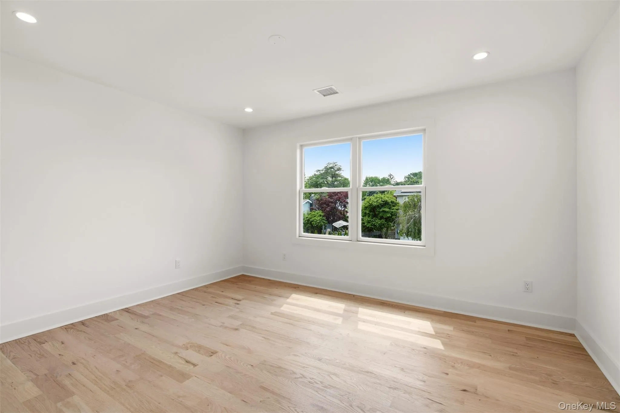 16 Otsego Place, Oyster Bay, NY, 5 Bedrooms Bedrooms, 18 Rooms Rooms,5 BathroomsBathrooms,Residential,For Rent,Otsego,0,1021339 16 Otsego Place, Oyster Bay, NY, 5 Bedrooms Bedrooms, 18 Rooms Rooms,5 BathroomsBathrooms,Residential,For Rent,Otsego,0,1021339