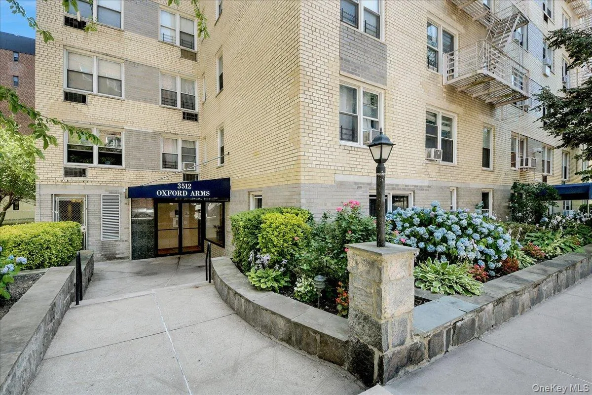 3512 Oxford Avenue, New York, NY, 2 Bedrooms Bedrooms, 5 Rooms Rooms,2 BathroomsBathrooms,Residential,For Rent,Oxford,0,1021343 3512 Oxford Avenue, New York, NY, 2 Bedrooms Bedrooms, 5 Rooms Rooms,2 BathroomsBathrooms,Residential,For Rent,Oxford,0,1021343