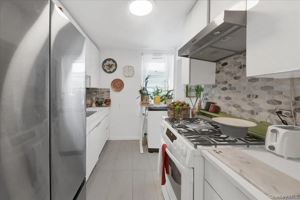 3512 Oxford Avenue, New York, NY, 2 Bedrooms Bedrooms, 5 Rooms Rooms,2 BathroomsBathrooms,Residential,For Rent,Oxford,0,1021343 3512 Oxford Avenue, New York, NY, 2 Bedrooms Bedrooms, 5 Rooms Rooms,2 BathroomsBathrooms,Residential,For Rent,Oxford,0,1021343