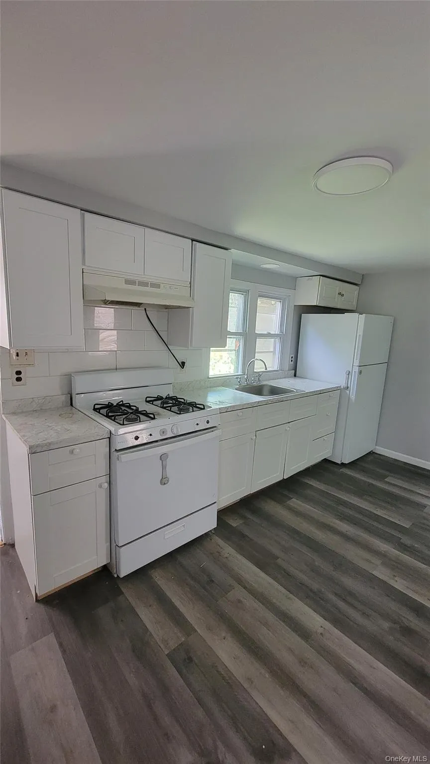 15 Warren Court, Haverstraw, NY, 2 Bedrooms Bedrooms, 6 Rooms Rooms,1 BathroomBathrooms,Residential,For Rent,Warren,0,1021348 15 Warren Court, Haverstraw, NY, 2 Bedrooms Bedrooms, 6 Rooms Rooms,1 BathroomBathrooms,Residential,For Rent,Warren,0,1021348