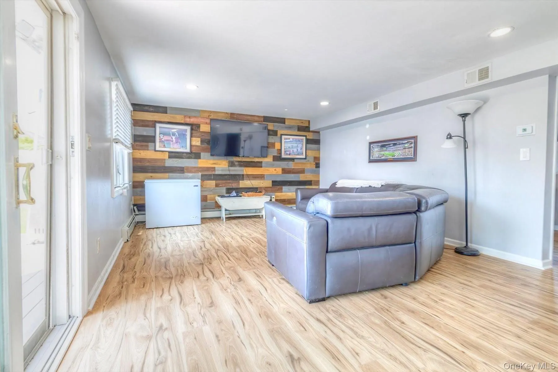 3784 Carrel Boulevard, Hempstead, NY, 4 Bedrooms Bedrooms, 9 Rooms Rooms,3 BathroomsBathrooms,Residential,For Rent,Carrel,0,1021351 3784 Carrel Boulevard, Hempstead, NY, 4 Bedrooms Bedrooms, 9 Rooms Rooms,3 BathroomsBathrooms,Residential,For Rent,Carrel,0,1021351