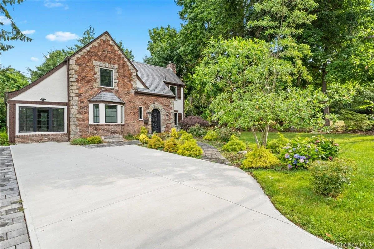 115 Old Mill Road, North Hempstead, NY, 3 Bedrooms Bedrooms, 7 Rooms Rooms,1 BathroomBathrooms,Residential,For Rent,Old Mill,0,1021353 115 Old Mill Road, North Hempstead, NY, 3 Bedrooms Bedrooms, 7 Rooms Rooms,1 BathroomBathrooms,Residential,For Rent,Old Mill,0,1021353