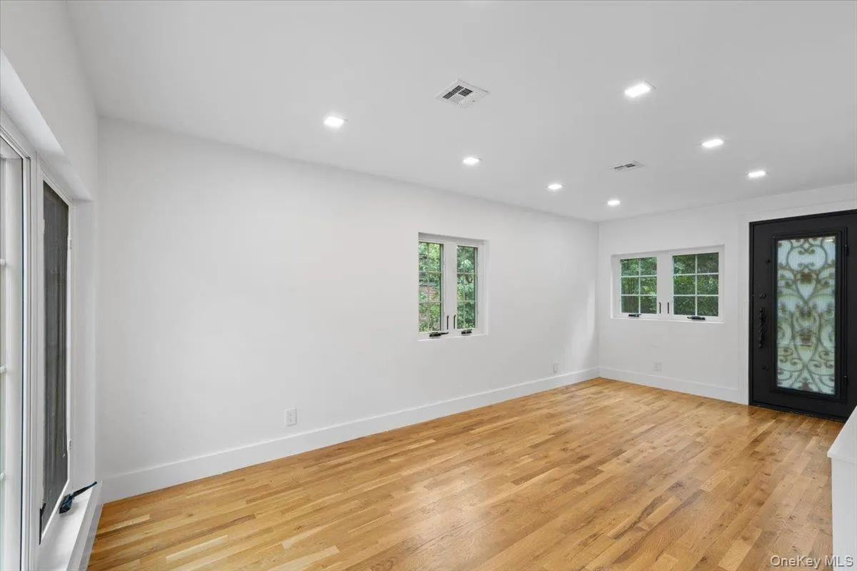 115 Old Mill Road, North Hempstead, NY, 3 Bedrooms Bedrooms, 7 Rooms Rooms,1 BathroomBathrooms,Residential,For Rent,Old Mill,0,1021353 115 Old Mill Road, North Hempstead, NY, 3 Bedrooms Bedrooms, 7 Rooms Rooms,1 BathroomBathrooms,Residential,For Rent,Old Mill,0,1021353