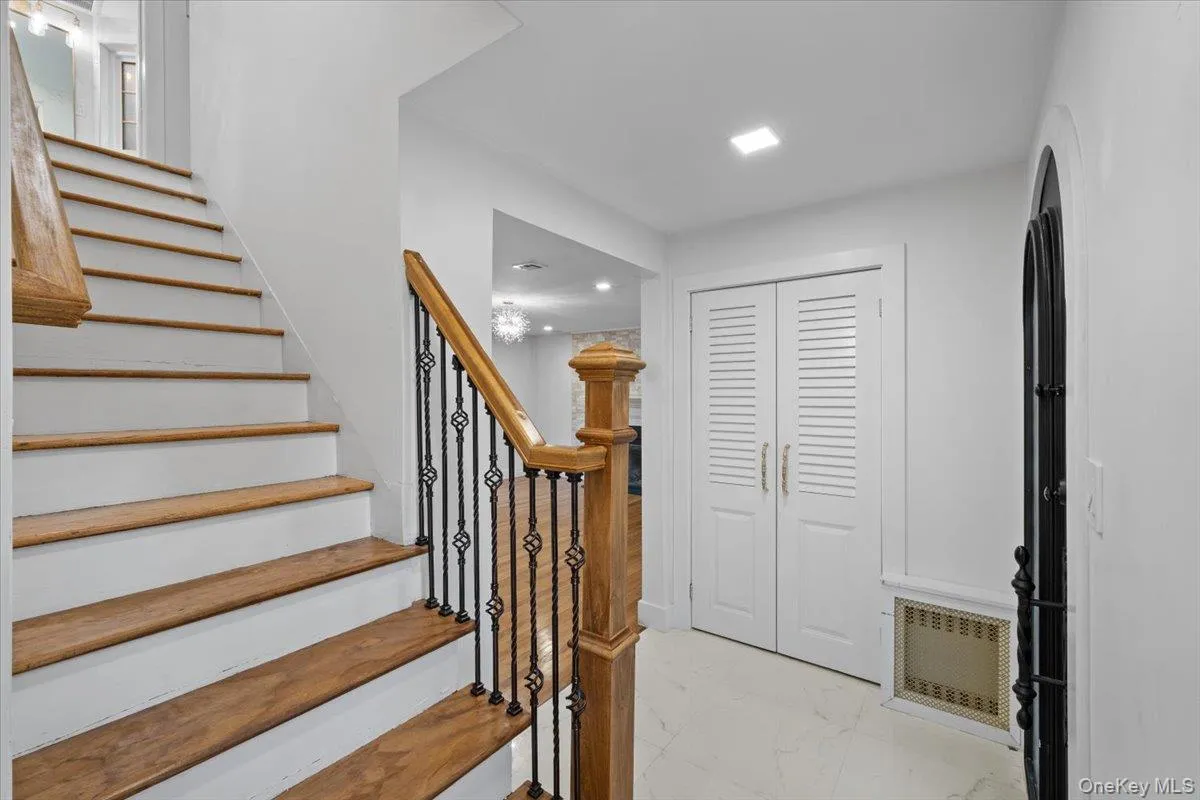 115 Old Mill Road, North Hempstead, NY, 3 Bedrooms Bedrooms, 7 Rooms Rooms,1 BathroomBathrooms,Residential,For Rent,Old Mill,0,1021353 115 Old Mill Road, North Hempstead, NY, 3 Bedrooms Bedrooms, 7 Rooms Rooms,1 BathroomBathrooms,Residential,For Rent,Old Mill,0,1021353
