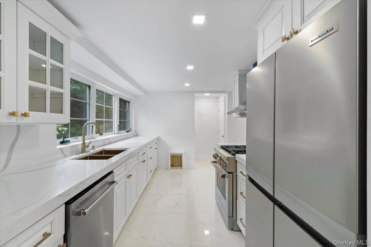 115 Old Mill Road, North Hempstead, NY, 3 Bedrooms Bedrooms, 7 Rooms Rooms,1 BathroomBathrooms,Residential,For Rent,Old Mill,0,1021353 115 Old Mill Road, North Hempstead, NY, 3 Bedrooms Bedrooms, 7 Rooms Rooms,1 BathroomBathrooms,Residential,For Rent,Old Mill,0,1021353