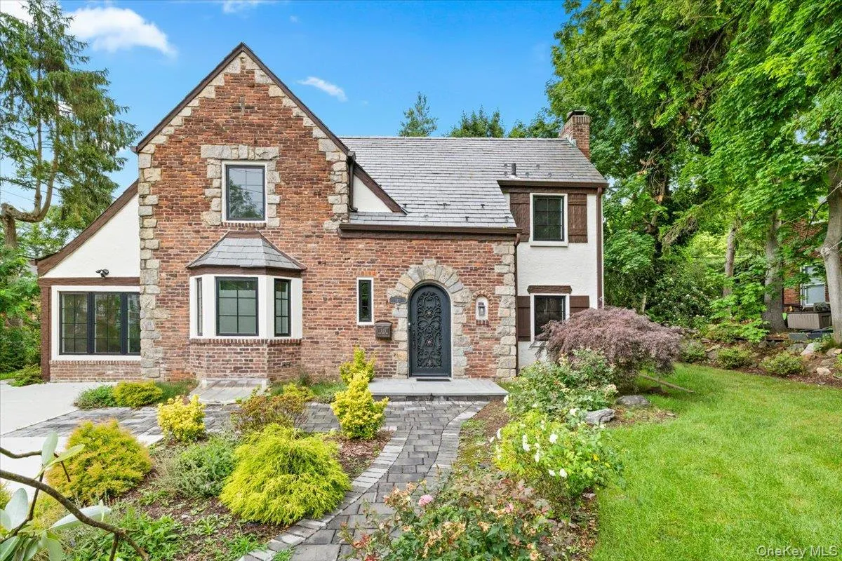 115 Old Mill Road, North Hempstead, NY, 3 Bedrooms Bedrooms, 7 Rooms Rooms,1 BathroomBathrooms,Residential,For Rent,Old Mill,0,1021353 115 Old Mill Road, North Hempstead, NY, 3 Bedrooms Bedrooms, 7 Rooms Rooms,1 BathroomBathrooms,Residential,For Rent,Old Mill,0,1021353
