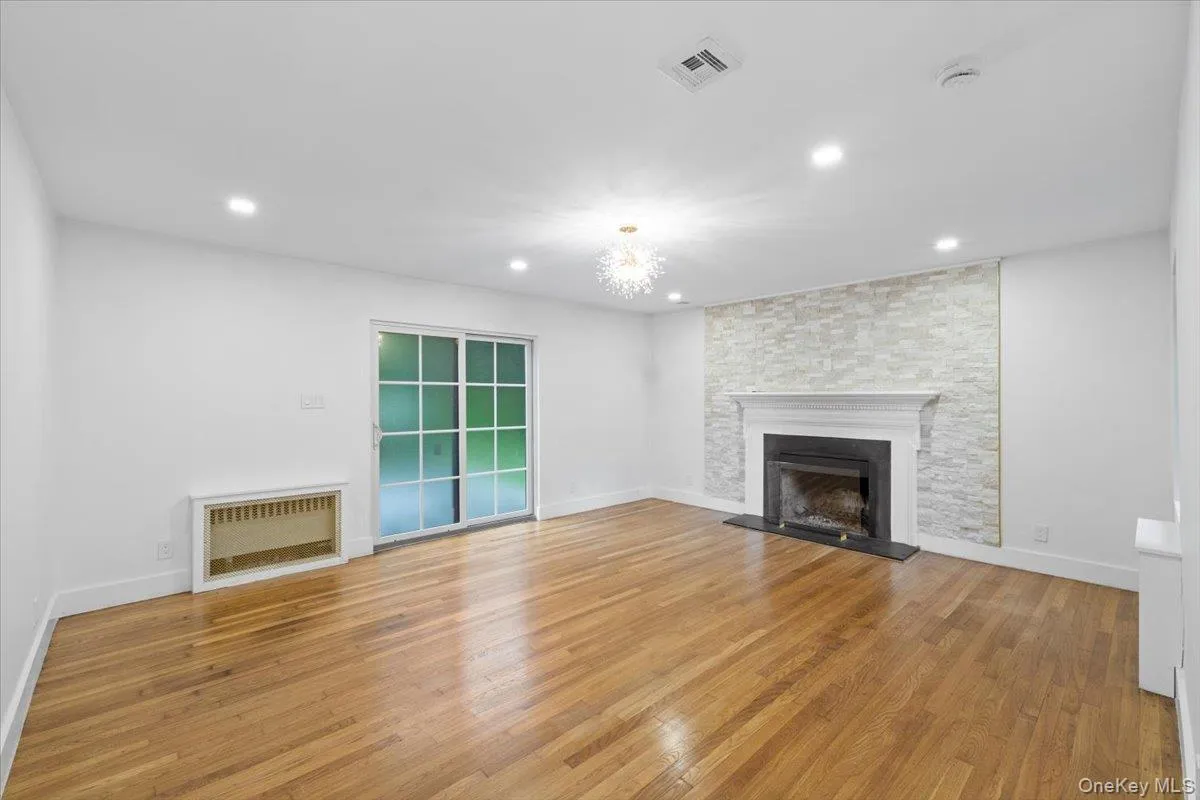 115 Old Mill Road, North Hempstead, NY, 3 Bedrooms Bedrooms, 7 Rooms Rooms,1 BathroomBathrooms,Residential,For Rent,Old Mill,0,1021353 115 Old Mill Road, North Hempstead, NY, 3 Bedrooms Bedrooms, 7 Rooms Rooms,1 BathroomBathrooms,Residential,For Rent,Old Mill,0,1021353
