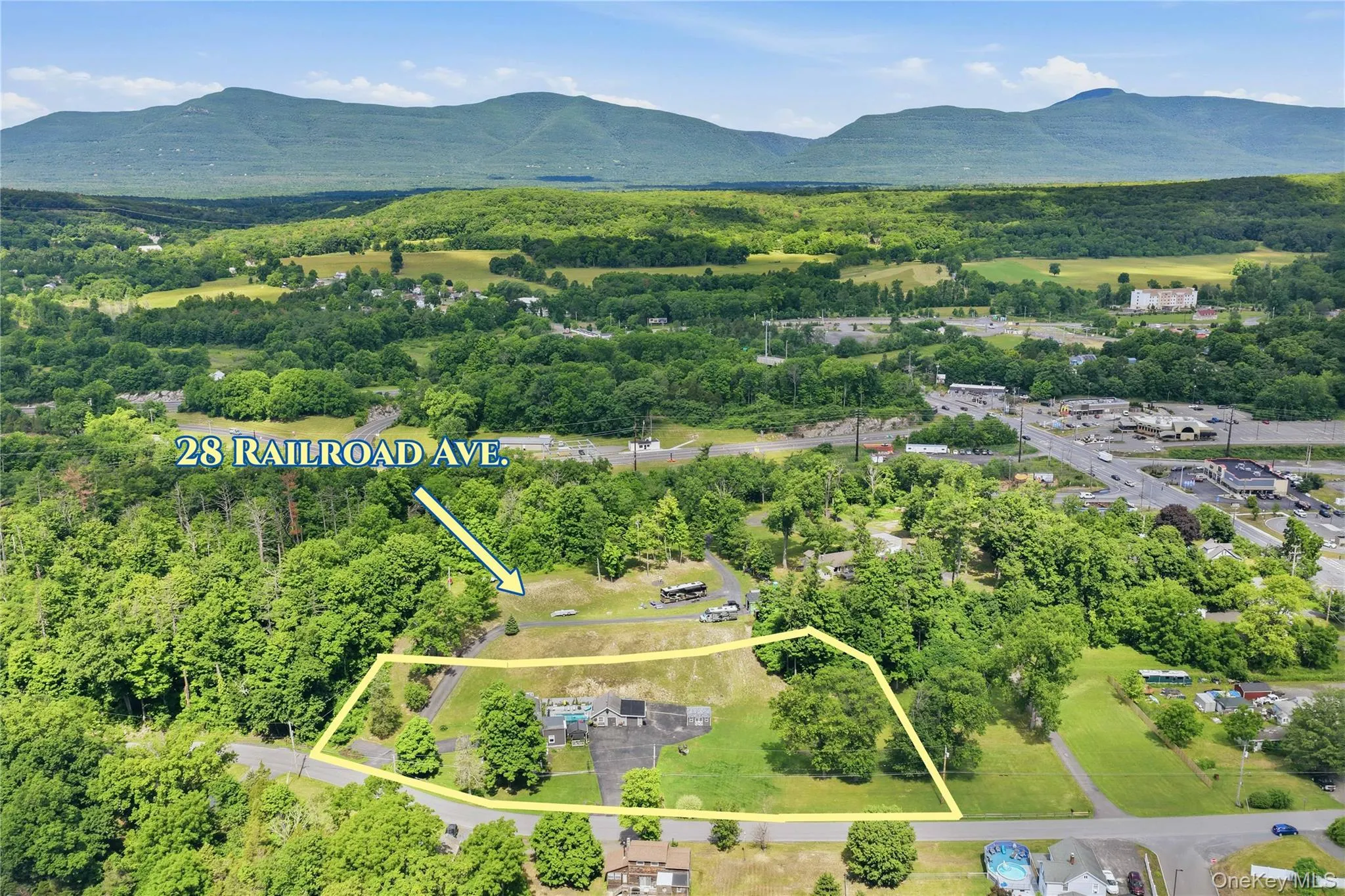 28 Railroad Avenue, Saugerties, NY, 3 Bedrooms Bedrooms, 12 Rooms Rooms,3 BathroomsBathrooms,Residential,For Rent,Railroad,0,1021359 28 Railroad Avenue, Saugerties, NY, 3 Bedrooms Bedrooms, 12 Rooms Rooms,3 BathroomsBathrooms,Residential,For Rent,Railroad,0,1021359