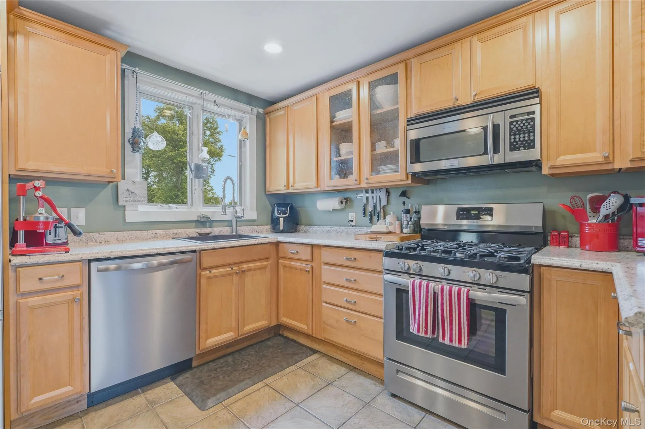 28 Railroad Avenue, Saugerties, NY, 3 Bedrooms Bedrooms, 12 Rooms Rooms,3 BathroomsBathrooms,Residential,For Rent,Railroad,0,1021359 28 Railroad Avenue, Saugerties, NY, 3 Bedrooms Bedrooms, 12 Rooms Rooms,3 BathroomsBathrooms,Residential,For Rent,Railroad,0,1021359