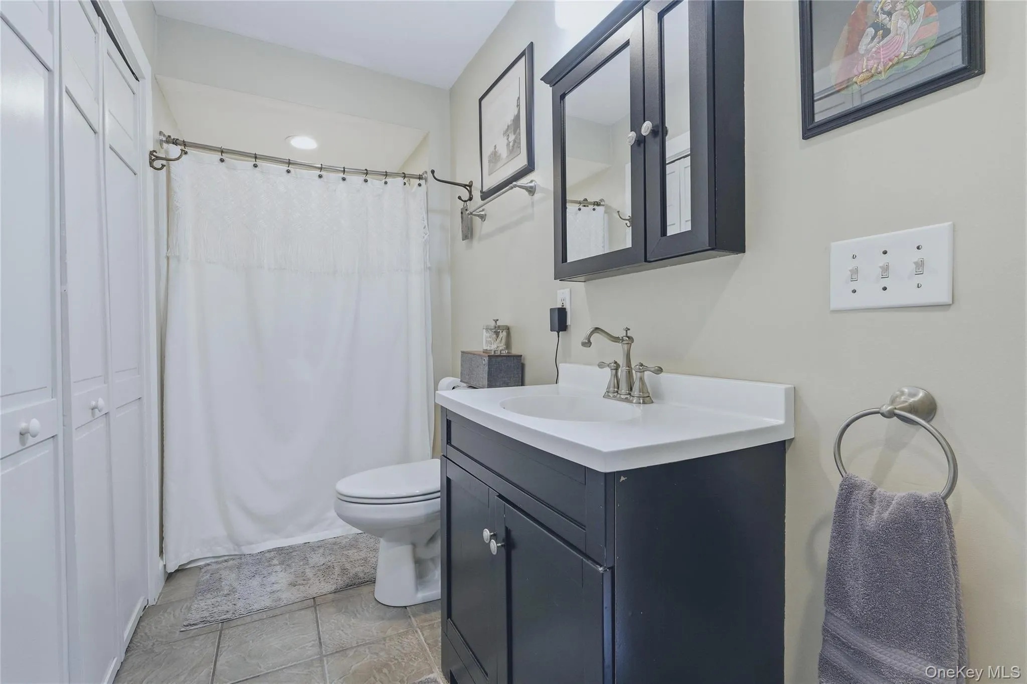 28 Railroad Avenue, Saugerties, NY, 3 Bedrooms Bedrooms, 12 Rooms Rooms,3 BathroomsBathrooms,Residential,For Rent,Railroad,0,1021359 28 Railroad Avenue, Saugerties, NY, 3 Bedrooms Bedrooms, 12 Rooms Rooms,3 BathroomsBathrooms,Residential,For Rent,Railroad,0,1021359