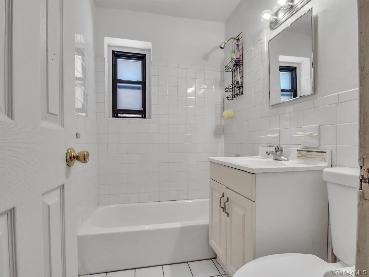 118-60 Metropolitan Avenue, New York, NY, 1 Bedroom Bedrooms, 4 Rooms Rooms,1 BathroomBathrooms,Residential,For Rent,Metropolitan,0,1021361 118-60 Metropolitan Avenue, New York, NY, 1 Bedroom Bedrooms, 4 Rooms Rooms,1 BathroomBathrooms,Residential,For Rent,Metropolitan,0,1021361