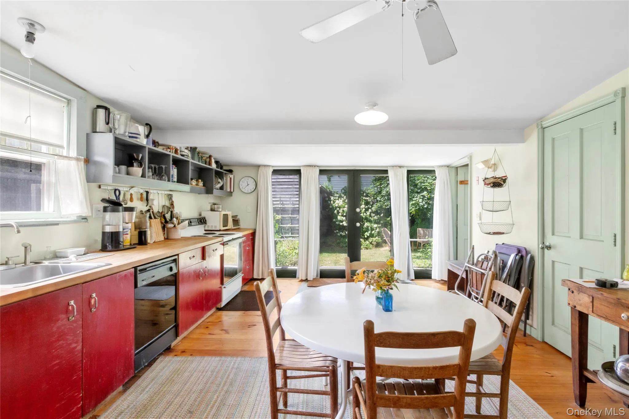 51 Garden Street, Southampton, NY, 3 Bedrooms Bedrooms, 7 Rooms Rooms,1 BathroomBathrooms,Residential,For Rent,Garden,0,1021365 51 Garden Street, Southampton, NY, 3 Bedrooms Bedrooms, 7 Rooms Rooms,1 BathroomBathrooms,Residential,For Rent,Garden,0,1021365