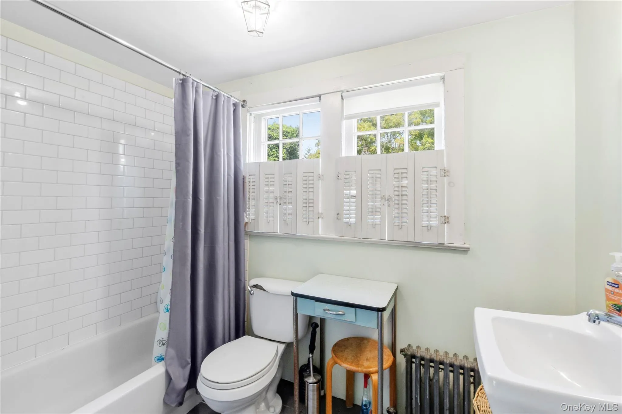 51 Garden Street, Southampton, NY, 3 Bedrooms Bedrooms, 7 Rooms Rooms,1 BathroomBathrooms,Residential,For Rent,Garden,0,1021365 51 Garden Street, Southampton, NY, 3 Bedrooms Bedrooms, 7 Rooms Rooms,1 BathroomBathrooms,Residential,For Rent,Garden,0,1021365