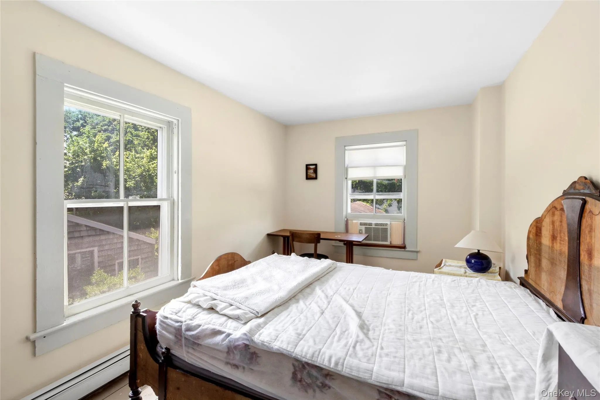 51 Garden Street, Southampton, NY, 3 Bedrooms Bedrooms, 7 Rooms Rooms,1 BathroomBathrooms,Residential,For Rent,Garden,0,1021365 51 Garden Street, Southampton, NY, 3 Bedrooms Bedrooms, 7 Rooms Rooms,1 BathroomBathrooms,Residential,For Rent,Garden,0,1021365