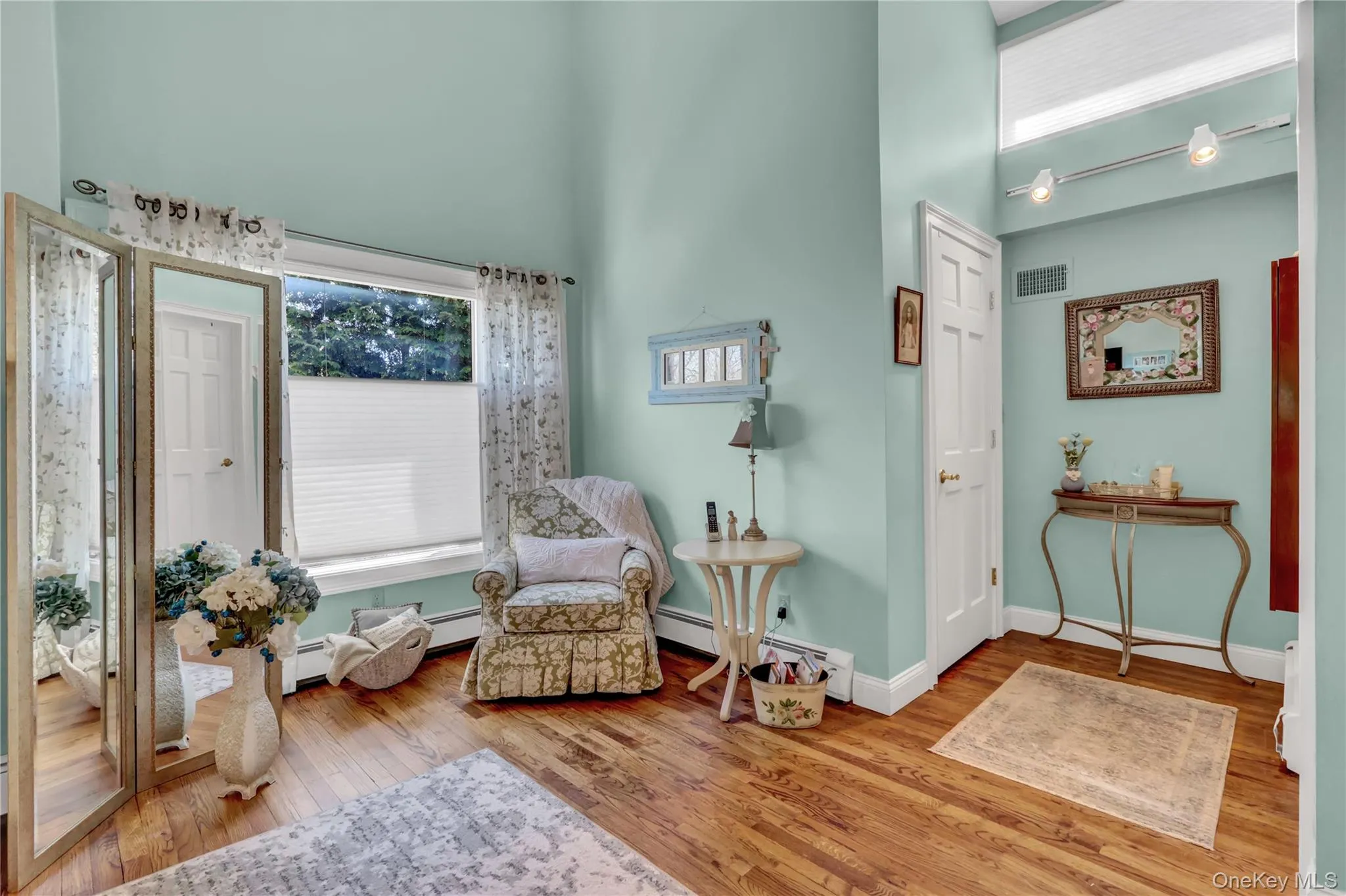 9 Ernest Court, Smithtown, NY, 4 Bedrooms Bedrooms, 9 Rooms Rooms,2 BathroomsBathrooms,Residential,For Rent,Ernest,0,1021368 9 Ernest Court, Smithtown, NY, 4 Bedrooms Bedrooms, 9 Rooms Rooms,2 BathroomsBathrooms,Residential,For Rent,Ernest,0,1021368