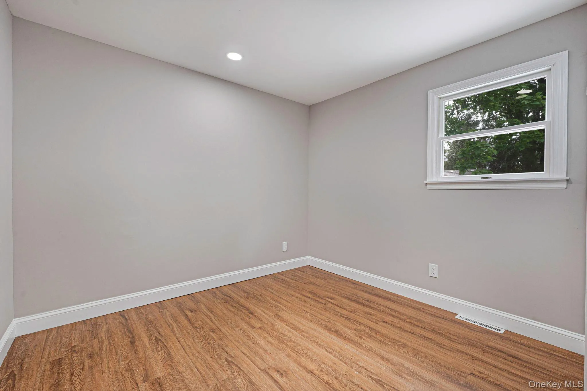 1440 Lombardy Boulevard, Islip, NY, 4 Bedrooms Bedrooms, 7 Rooms Rooms,1 BathroomBathrooms,Residential,For Rent,Lombardy,0,1021372 1440 Lombardy Boulevard, Islip, NY, 4 Bedrooms Bedrooms, 7 Rooms Rooms,1 BathroomBathrooms,Residential,For Rent,Lombardy,0,1021372