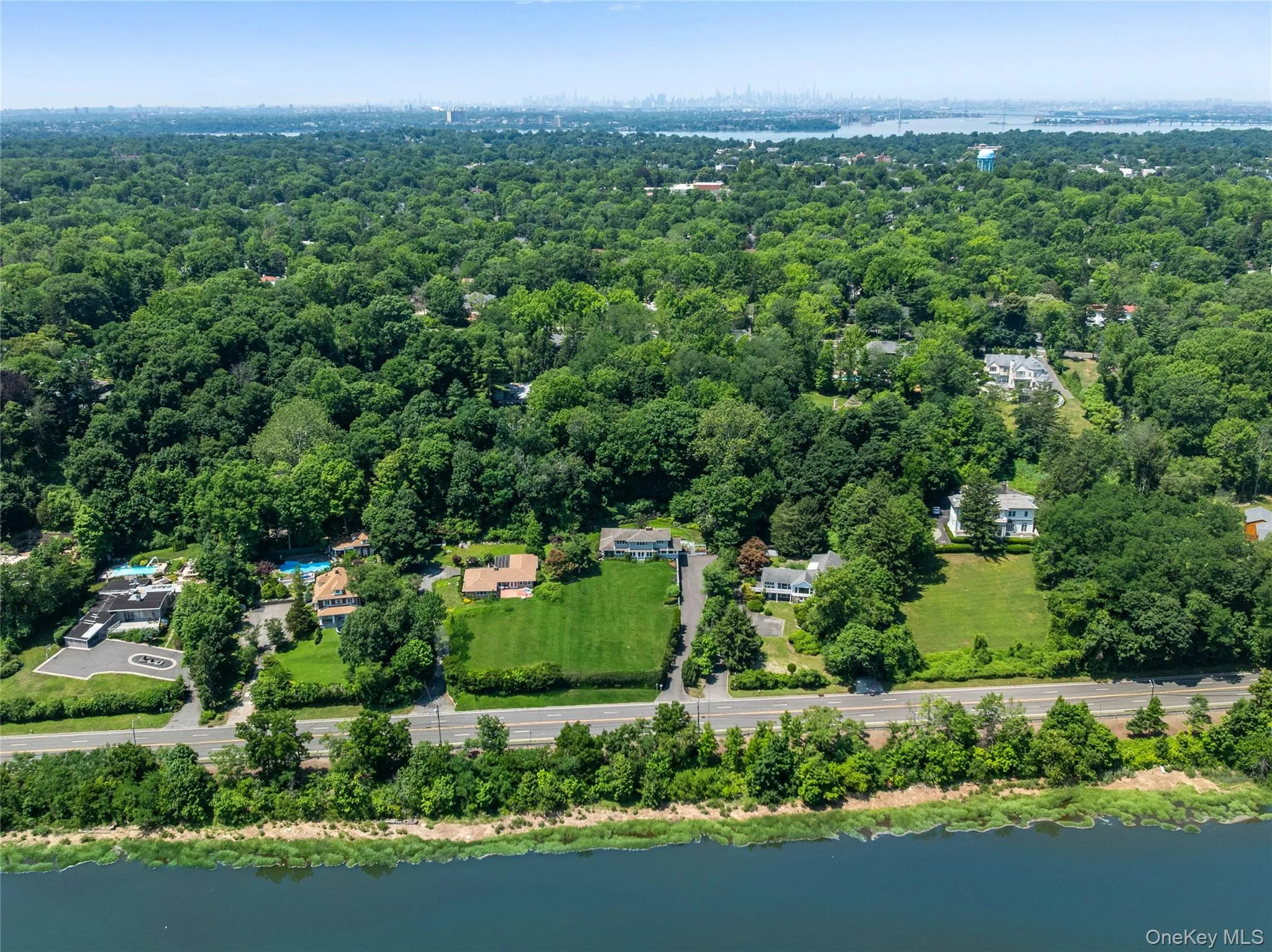 353 Shore Road, North Hempstead, NY, 5 Bedrooms Bedrooms, 9 Rooms Rooms,4 BathroomsBathrooms,Residential,For Rent,Shore,0,1021374 353 Shore Road, North Hempstead, NY, 5 Bedrooms Bedrooms, 9 Rooms Rooms,4 BathroomsBathrooms,Residential,For Rent,Shore,0,1021374