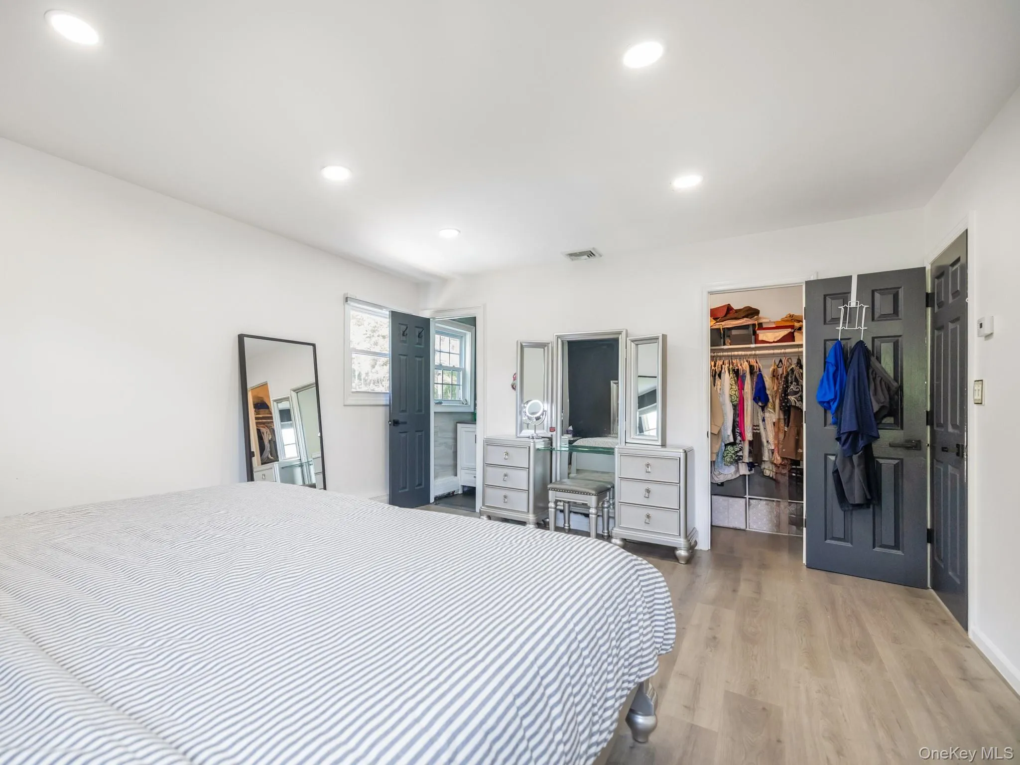 40 Peppermint Road, Huntington, NY, 4 Bedrooms Bedrooms, 12 Rooms Rooms,3 BathroomsBathrooms,Residential,For Rent,Peppermint,0,1021379 40 Peppermint Road, Huntington, NY, 4 Bedrooms Bedrooms, 12 Rooms Rooms,3 BathroomsBathrooms,Residential,For Rent,Peppermint,0,1021379