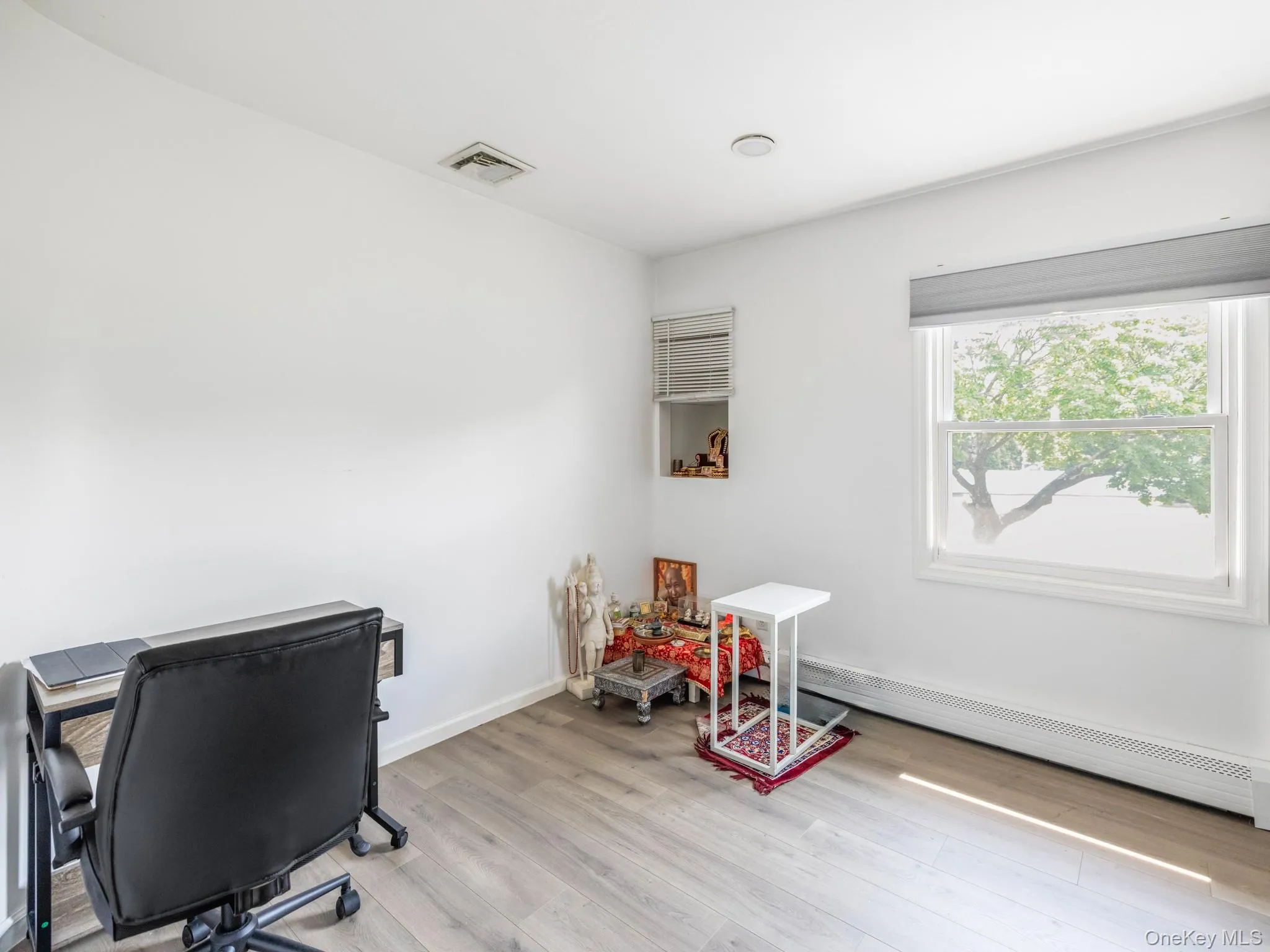 40 Peppermint Road, Huntington, NY, 4 Bedrooms Bedrooms, 12 Rooms Rooms,3 BathroomsBathrooms,Residential,For Rent,Peppermint,0,1021379 40 Peppermint Road, Huntington, NY, 4 Bedrooms Bedrooms, 12 Rooms Rooms,3 BathroomsBathrooms,Residential,For Rent,Peppermint,0,1021379