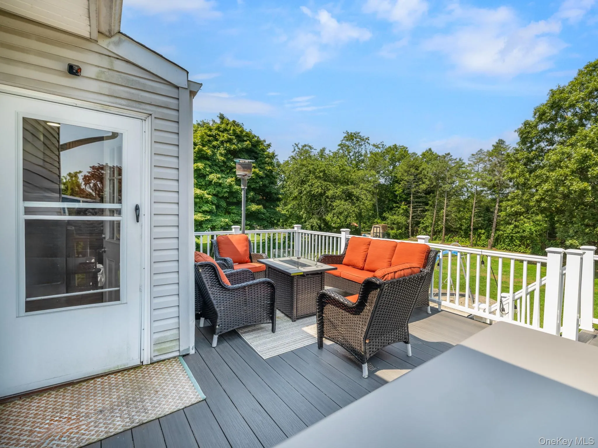 40 Peppermint Road, Huntington, NY, 4 Bedrooms Bedrooms, 12 Rooms Rooms,3 BathroomsBathrooms,Residential,For Rent,Peppermint,0,1021379 40 Peppermint Road, Huntington, NY, 4 Bedrooms Bedrooms, 12 Rooms Rooms,3 BathroomsBathrooms,Residential,For Rent,Peppermint,0,1021379