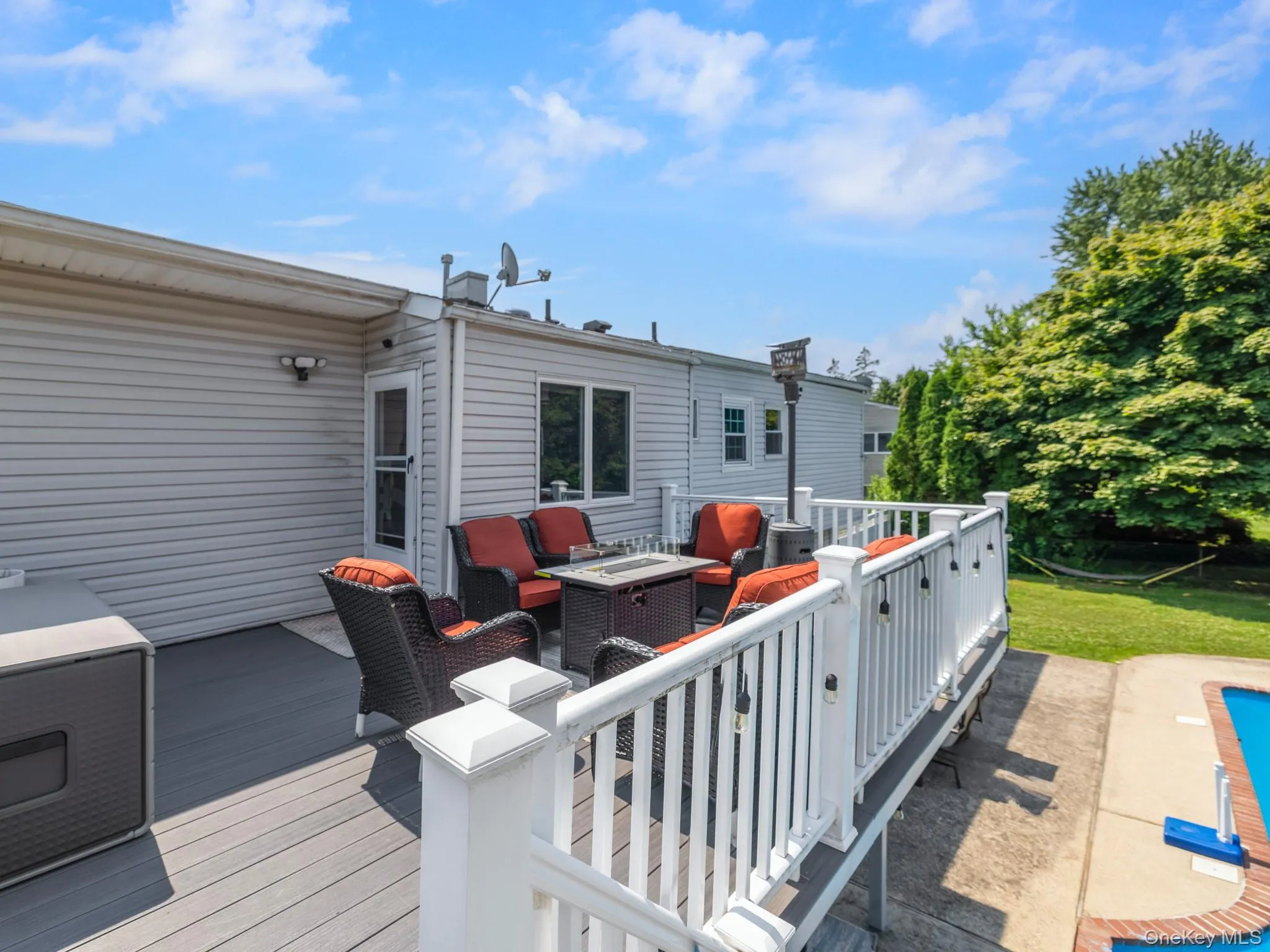 40 Peppermint Road, Huntington, NY, 4 Bedrooms Bedrooms, 12 Rooms Rooms,3 BathroomsBathrooms,Residential,For Rent,Peppermint,0,1021379 40 Peppermint Road, Huntington, NY, 4 Bedrooms Bedrooms, 12 Rooms Rooms,3 BathroomsBathrooms,Residential,For Rent,Peppermint,0,1021379