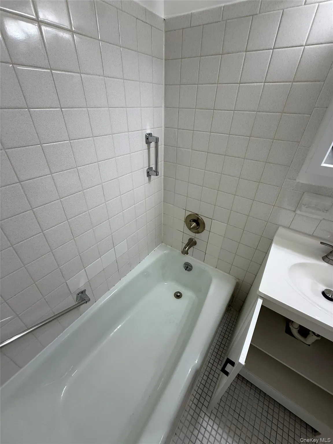 2035 Central Park Avenue, Yonkers, NY, 1 Room Rooms,1 BathroomBathrooms,Residential Lease,For Rent,Central Park,0,1021404 2035 Central Park Avenue, Yonkers, NY, 1 Room Rooms,1 BathroomBathrooms,Residential Lease,For Rent,Central Park,0,1021404