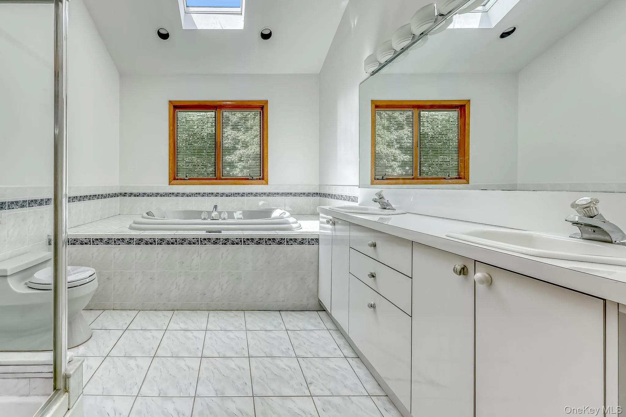 5 Zeck Court, Ramapo, NY, 5 Bedrooms Bedrooms, 10 Rooms Rooms,3 BathroomsBathrooms,Residential,For Rent,Zeck,0,1021410 5 Zeck Court, Ramapo, NY, 5 Bedrooms Bedrooms, 10 Rooms Rooms,3 BathroomsBathrooms,Residential,For Rent,Zeck,0,1021410