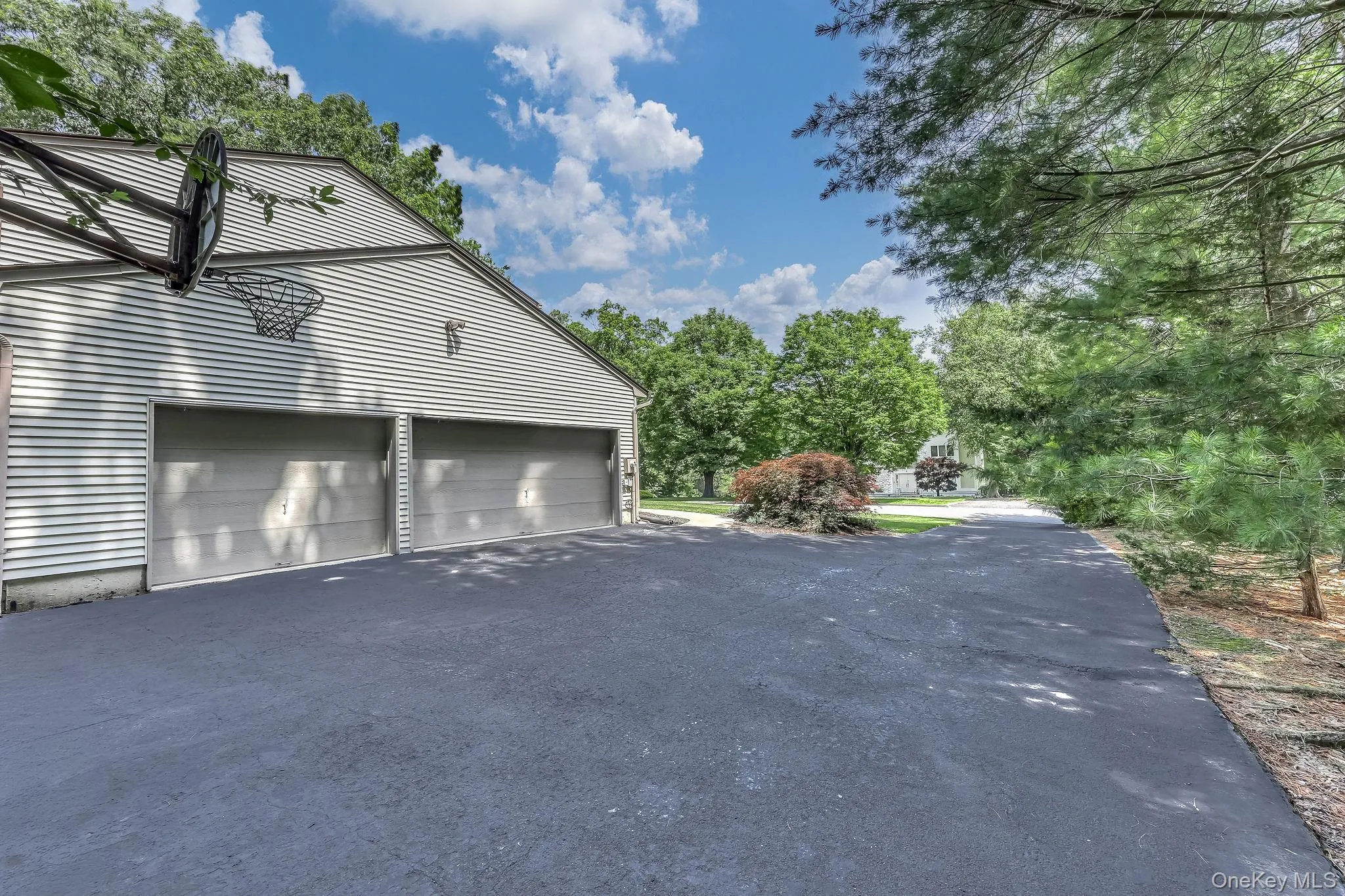 5 Zeck Court, Ramapo, NY, 5 Bedrooms Bedrooms, 10 Rooms Rooms,3 BathroomsBathrooms,Residential,For Rent,Zeck,0,1021410 5 Zeck Court, Ramapo, NY, 5 Bedrooms Bedrooms, 10 Rooms Rooms,3 BathroomsBathrooms,Residential,For Rent,Zeck,0,1021410