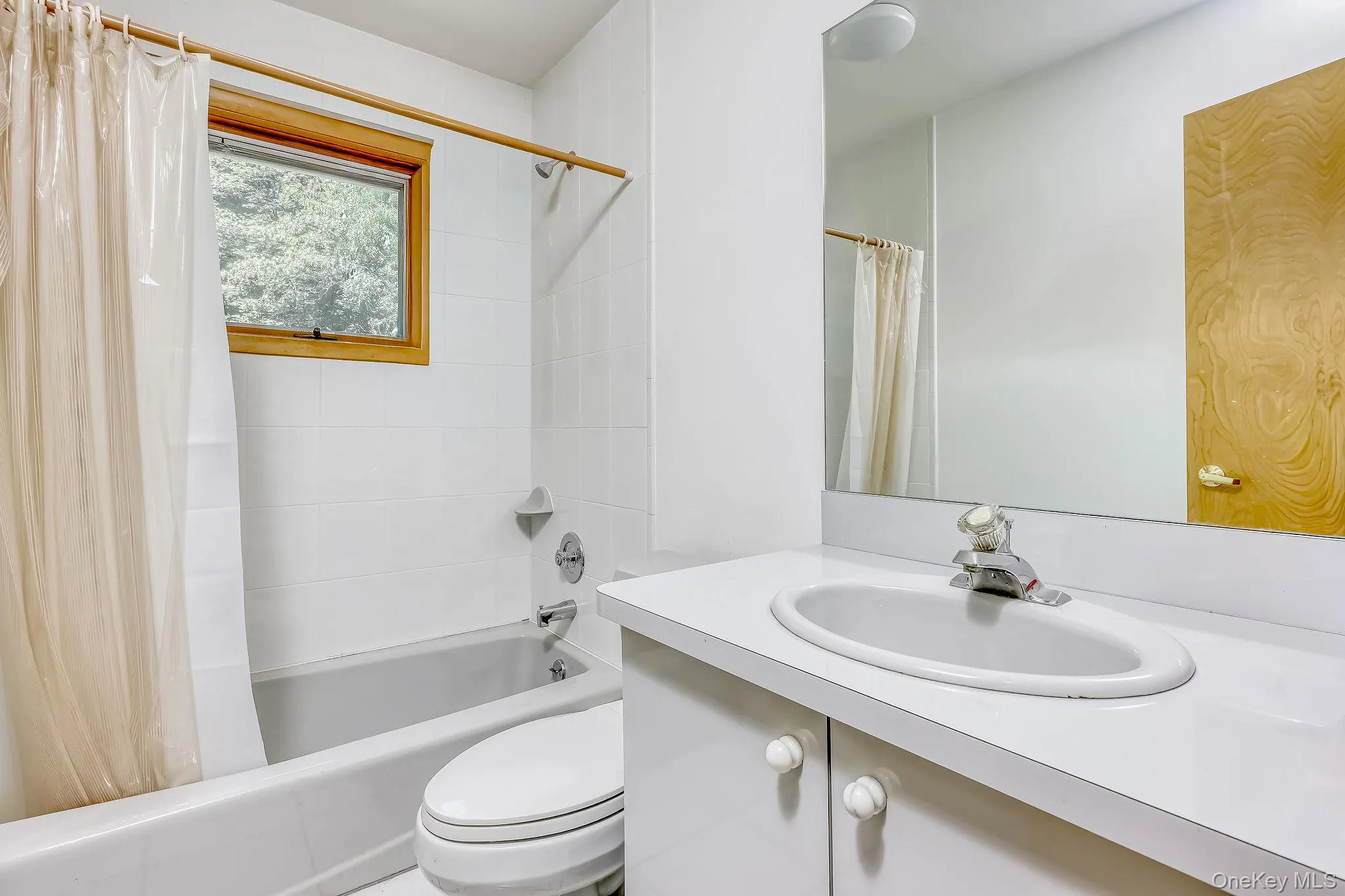 5 Zeck Court, Ramapo, NY, 5 Bedrooms Bedrooms, 10 Rooms Rooms,3 BathroomsBathrooms,Residential,For Rent,Zeck,0,1021410 5 Zeck Court, Ramapo, NY, 5 Bedrooms Bedrooms, 10 Rooms Rooms,3 BathroomsBathrooms,Residential,For Rent,Zeck,0,1021410