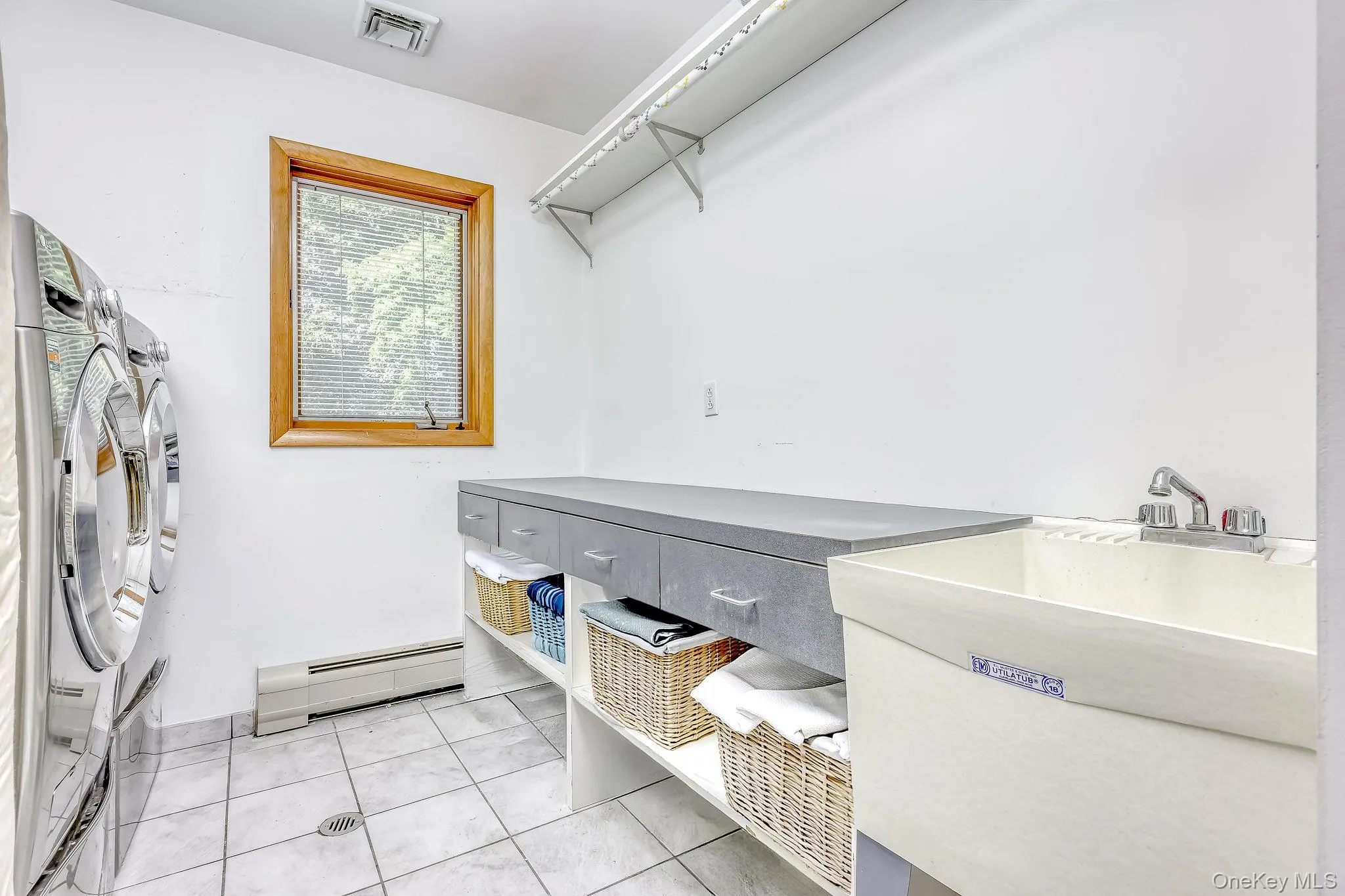 5 Zeck Court, Ramapo, NY, 5 Bedrooms Bedrooms, 10 Rooms Rooms,3 BathroomsBathrooms,Residential,For Rent,Zeck,0,1021410 5 Zeck Court, Ramapo, NY, 5 Bedrooms Bedrooms, 10 Rooms Rooms,3 BathroomsBathrooms,Residential,For Rent,Zeck,0,1021410